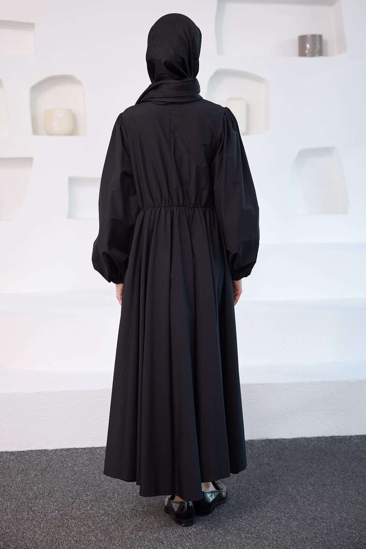 Asimetrik Büzgü Ve Fırfır Detaylı Elbise Siyah