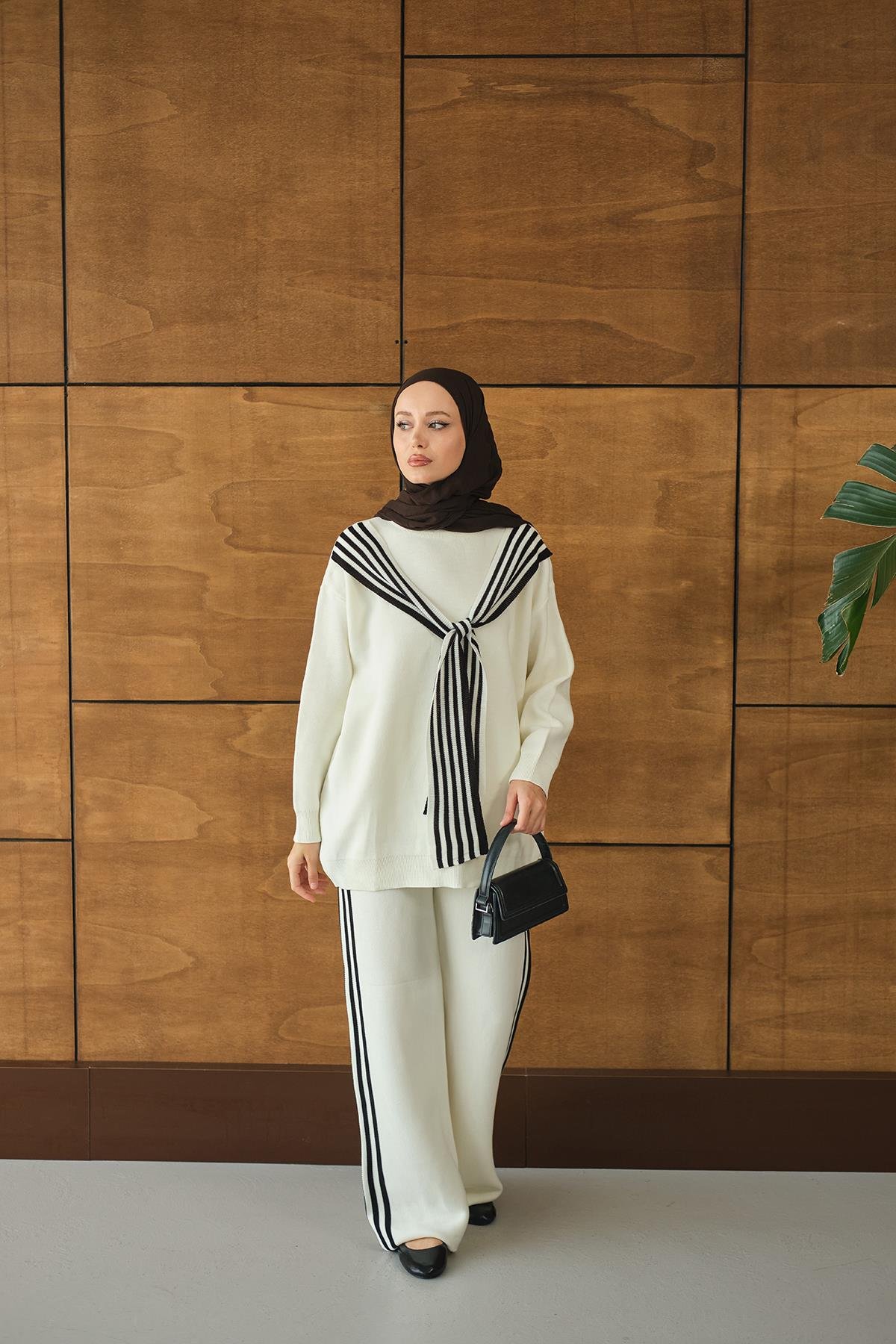 Atkı Detay Takım Ekru