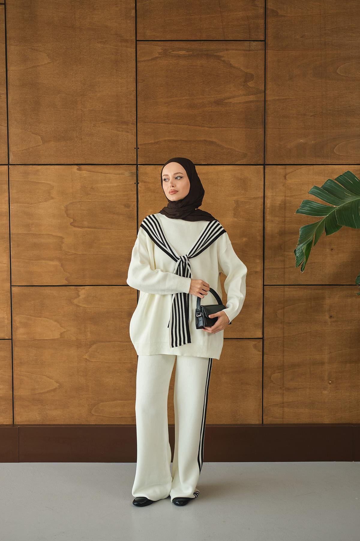 Atkı Detay Takım Ekru