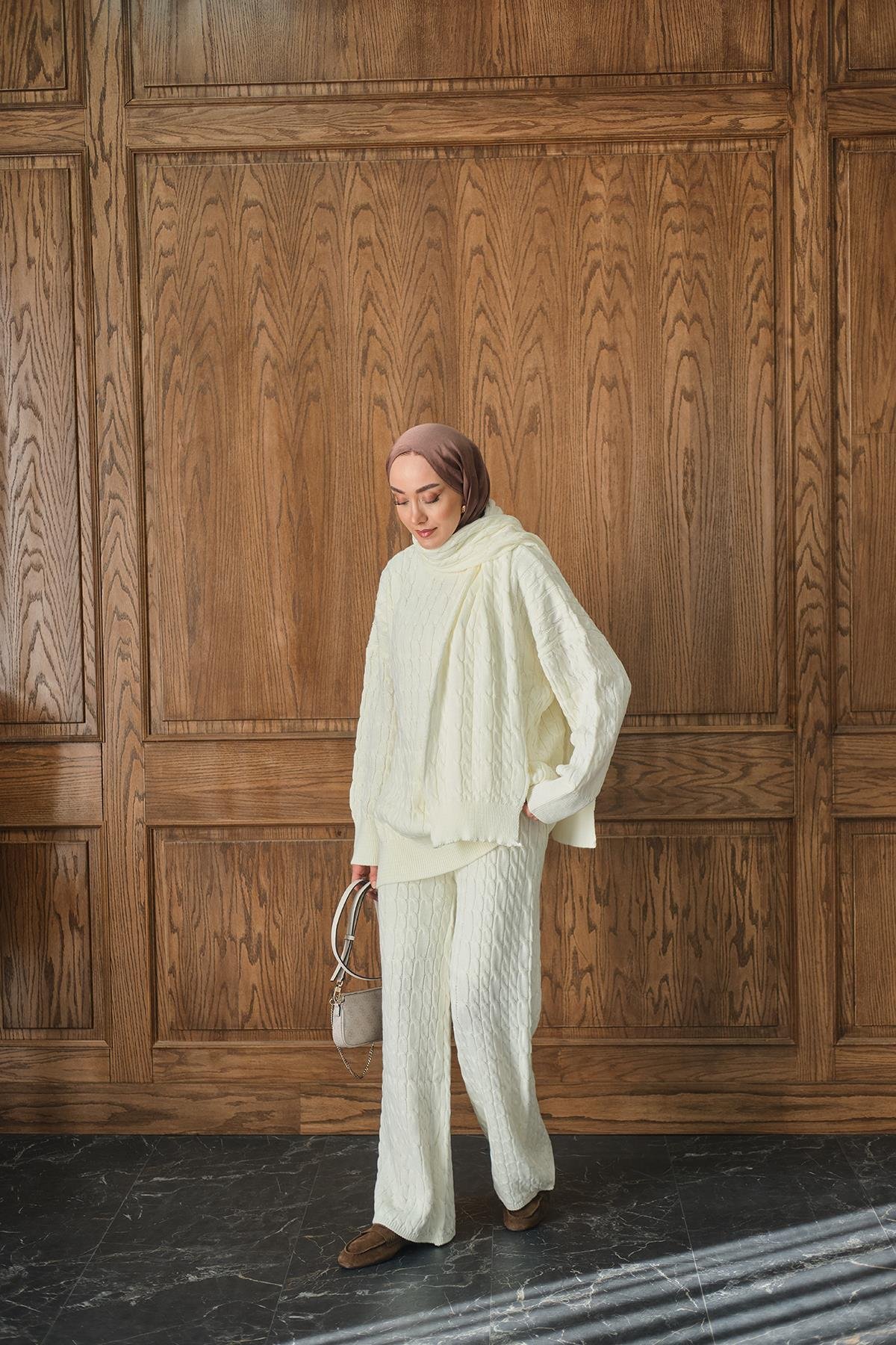 Atkı Detaylı Örgü Takım Ekru