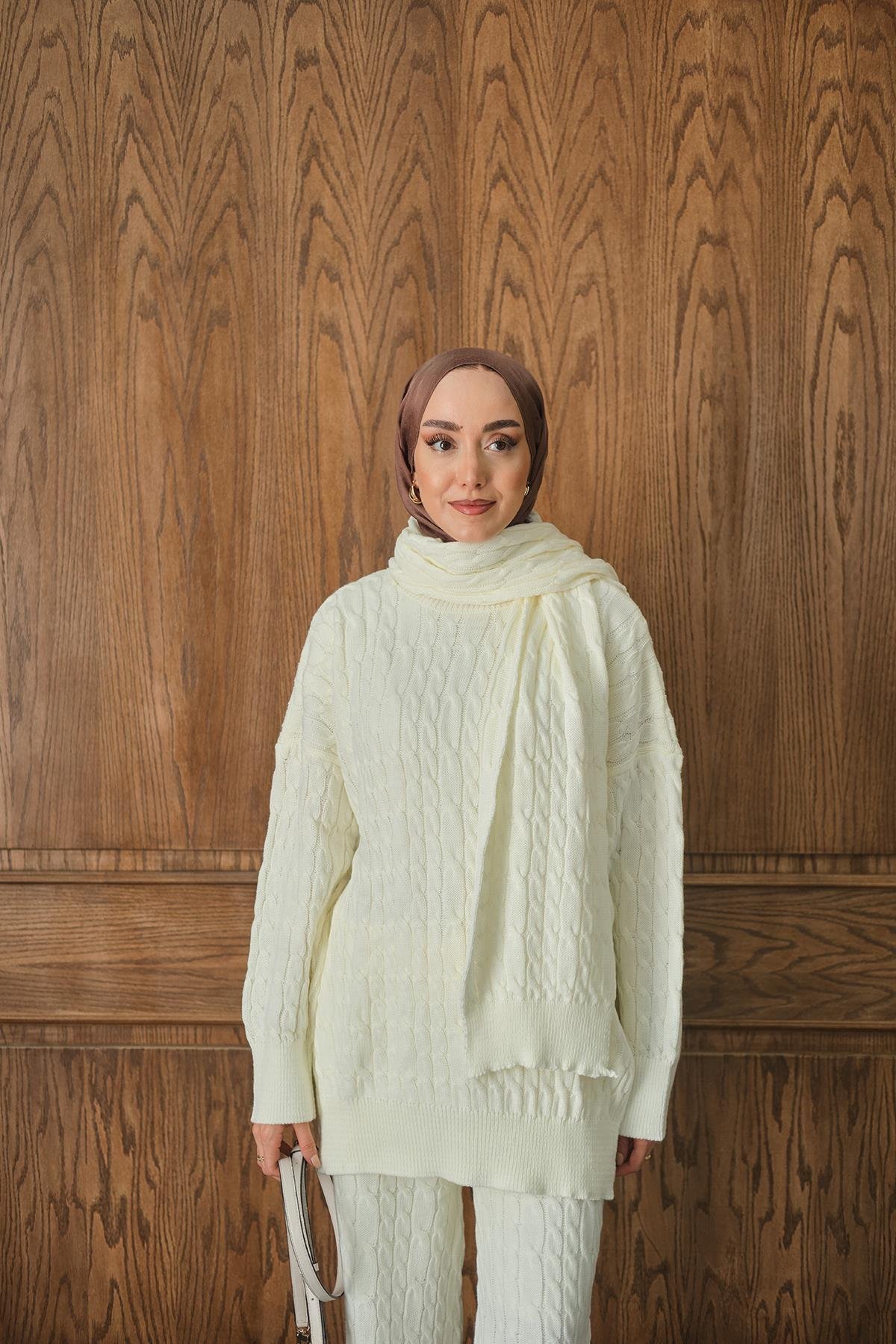 Atkı Detaylı Örgü Takım Ekru