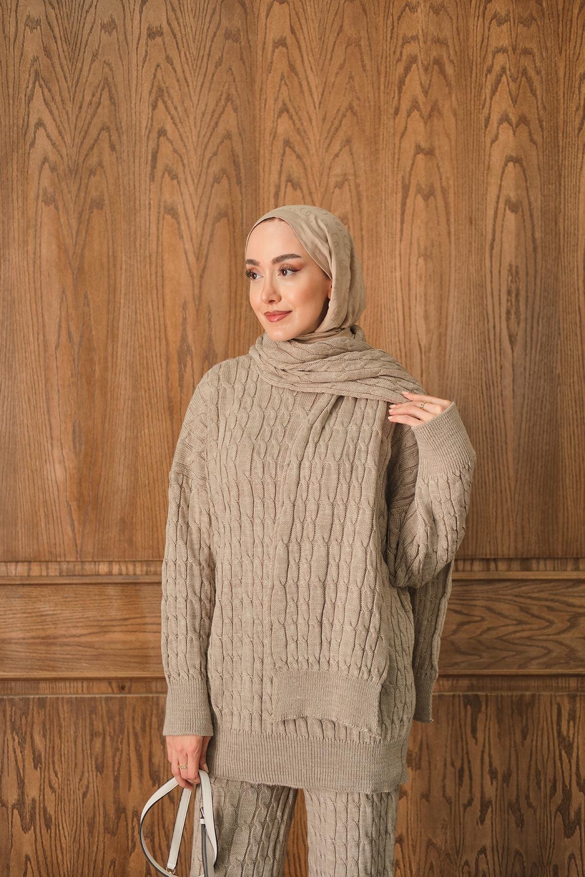 Atkı Detaylı Örgü Takım Vizon