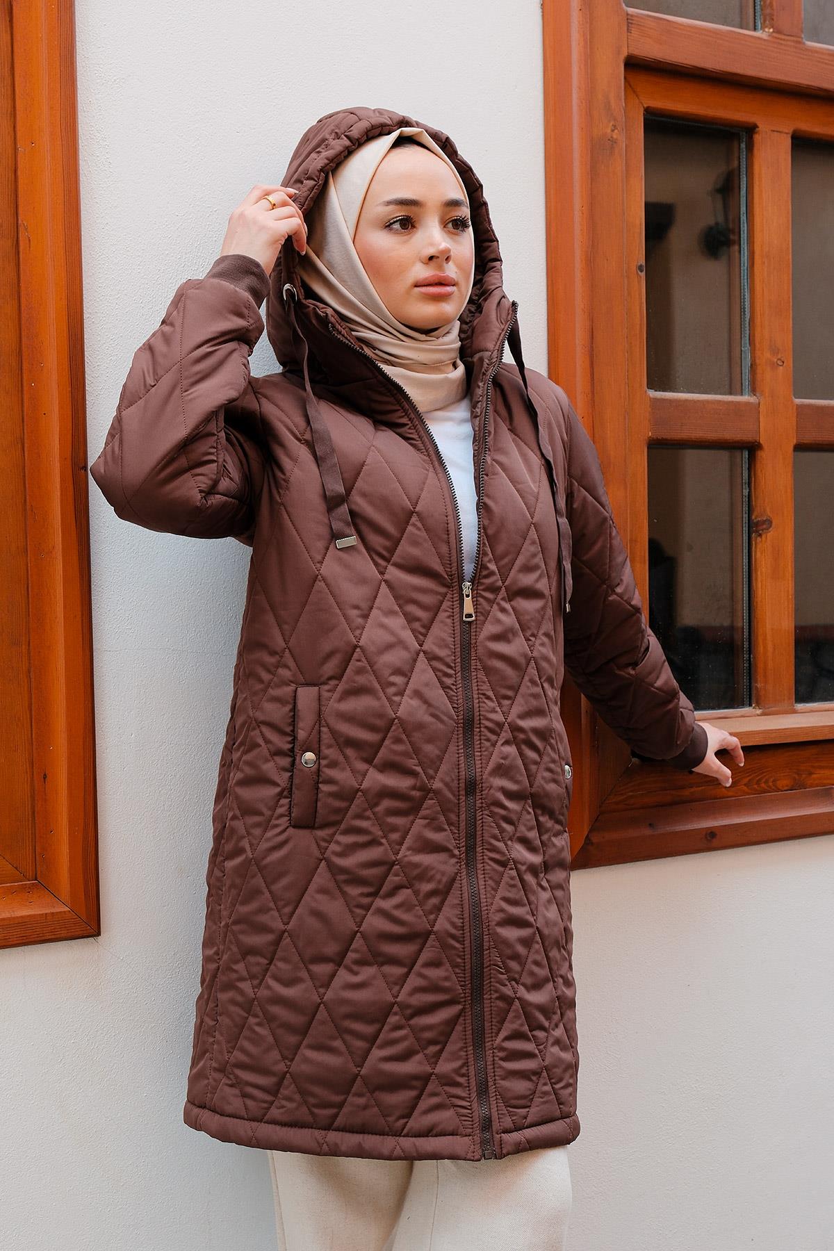 Baklava Desenli Kapüşonlu Mont Kahverengi