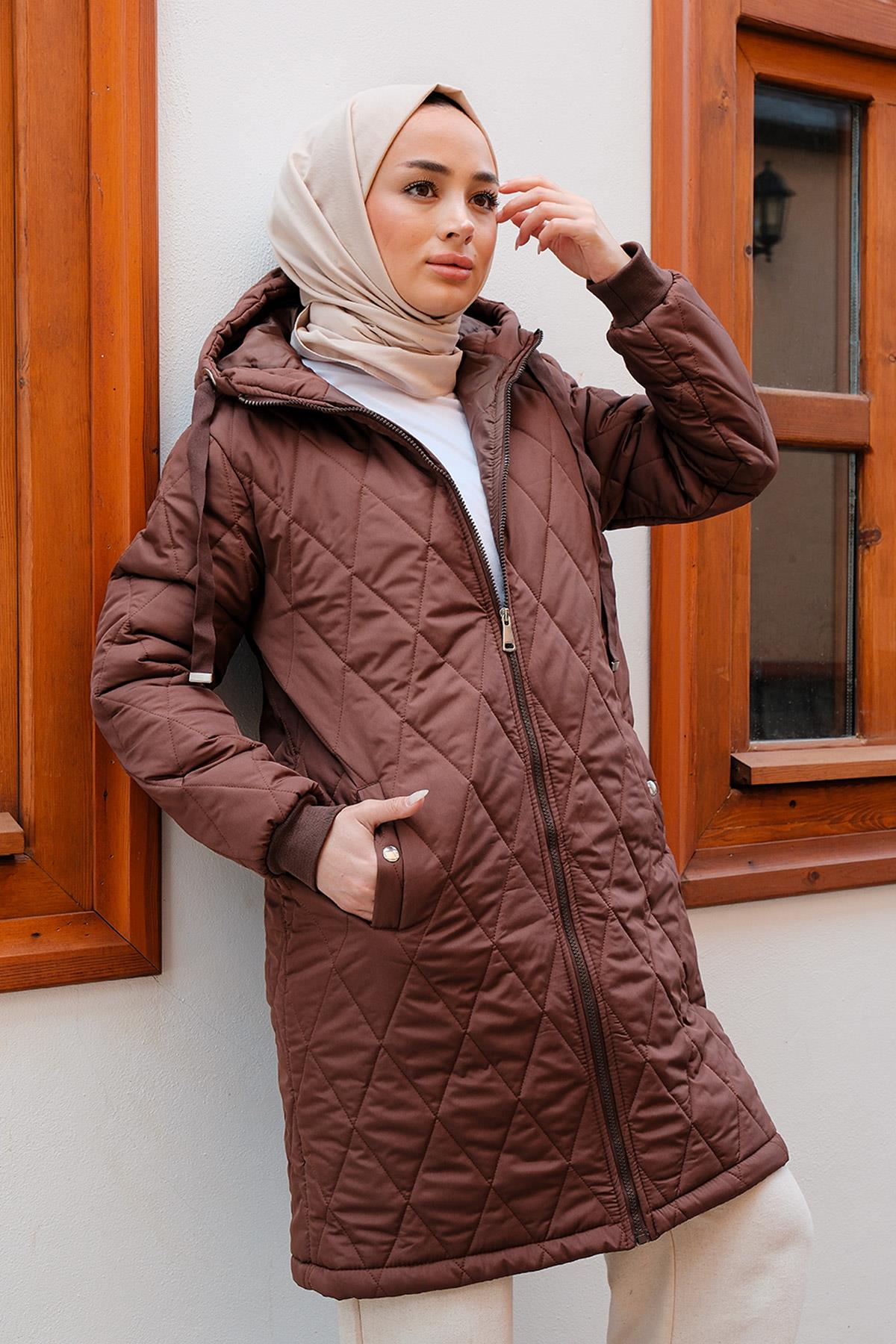 Baklava Desenli Kapüşonlu Mont Kahverengi