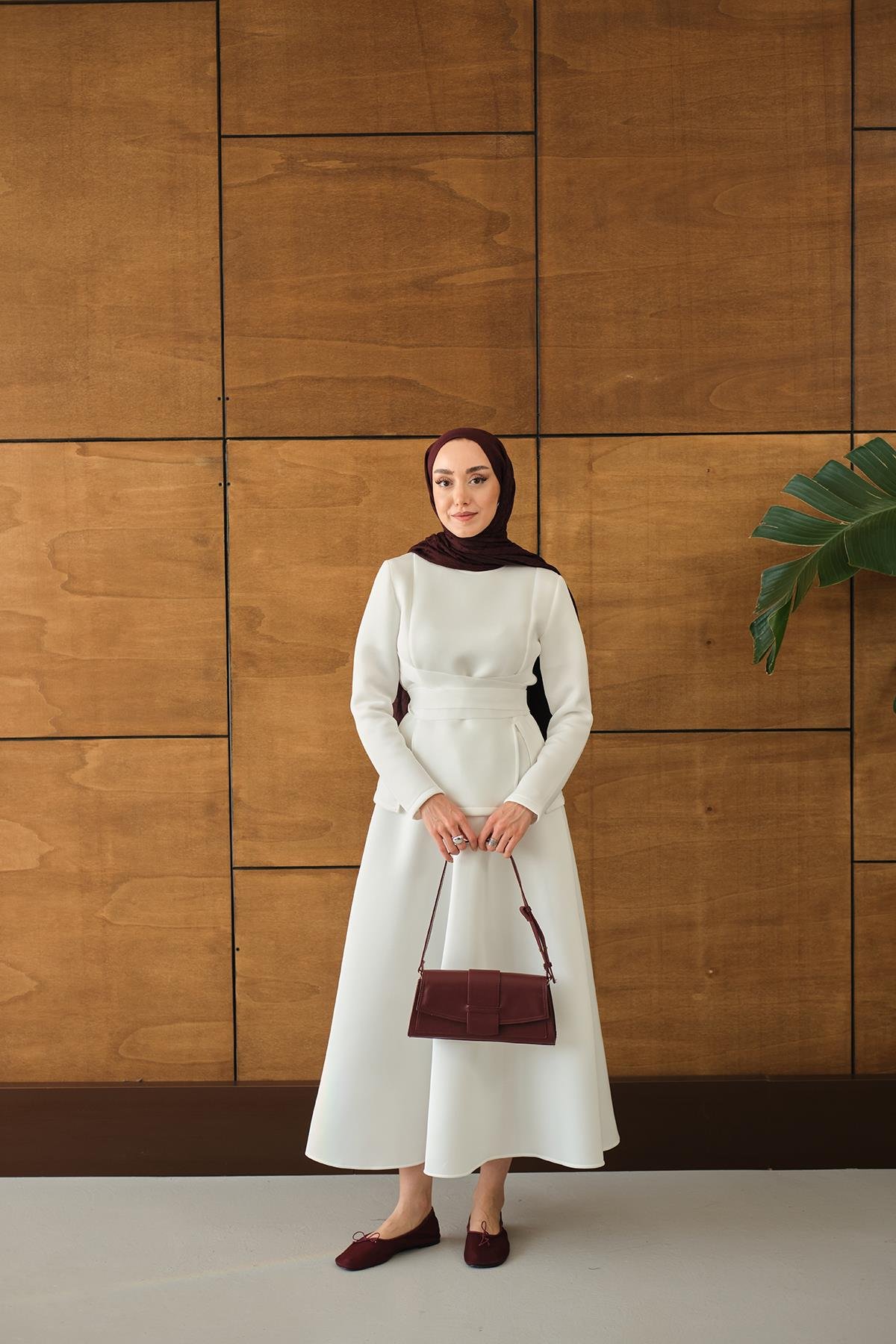 Bel Bağlamalı Etekli Takım Beyaz