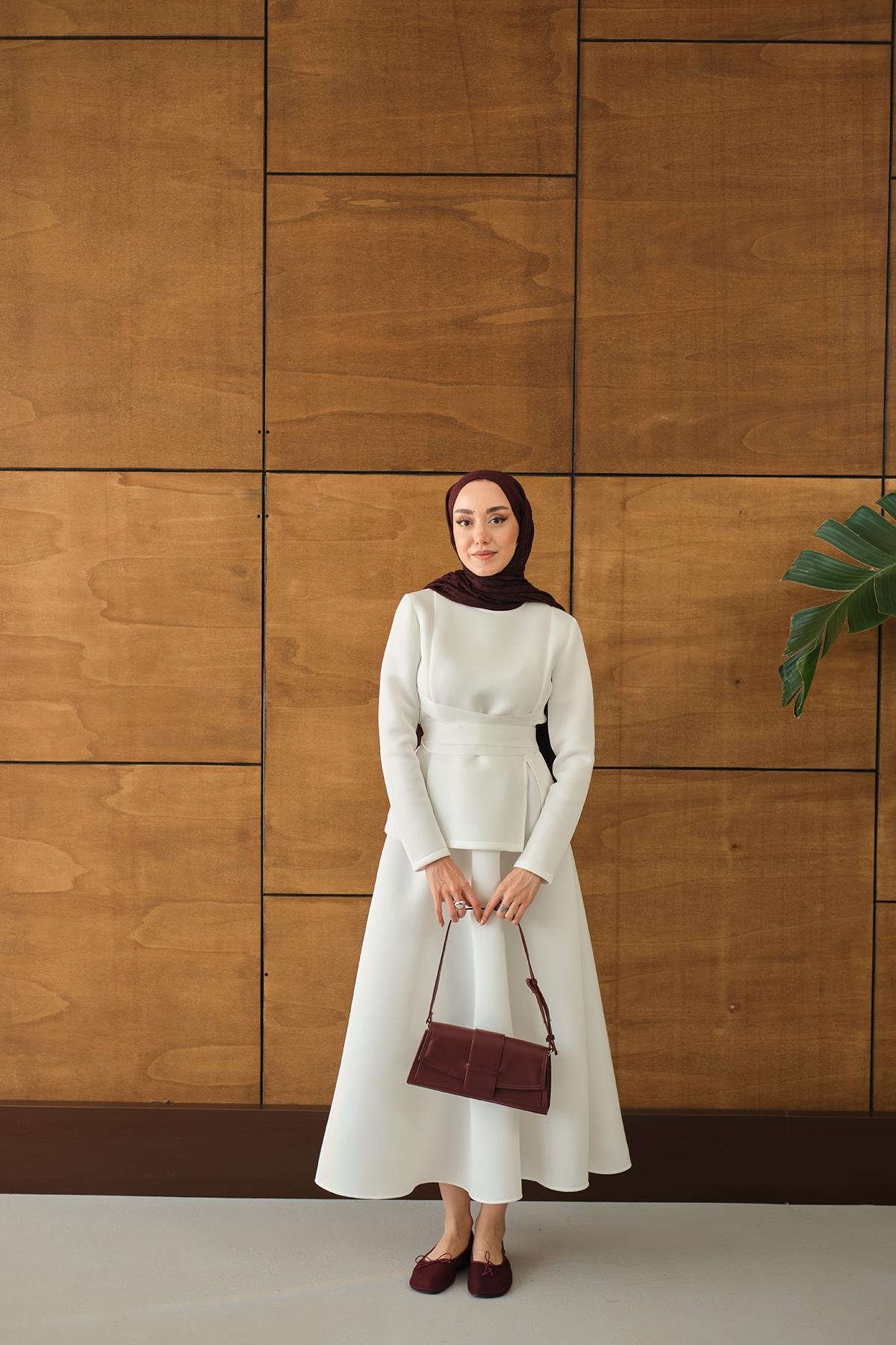 Bel Bağlamalı Etekli Takım Beyaz