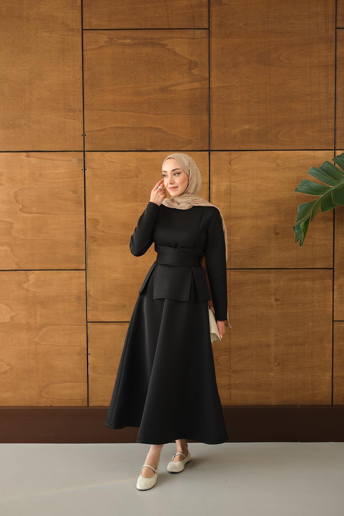 Bel Bağlamalı Etekli Takım Siyah