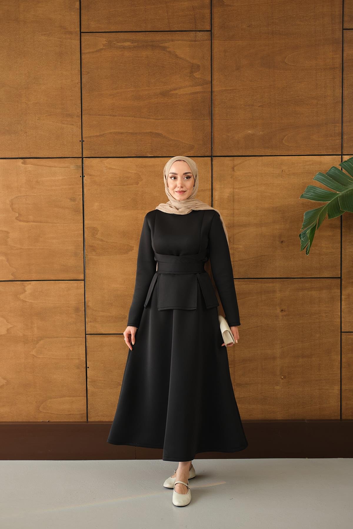 Bel Bağlamalı Etekli Takım Siyah