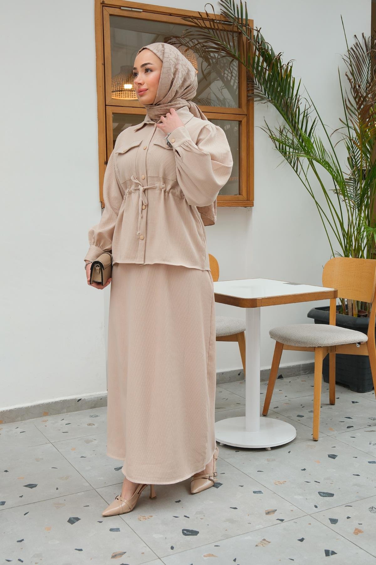 Bel Bağlamalı İkili Takım Bej