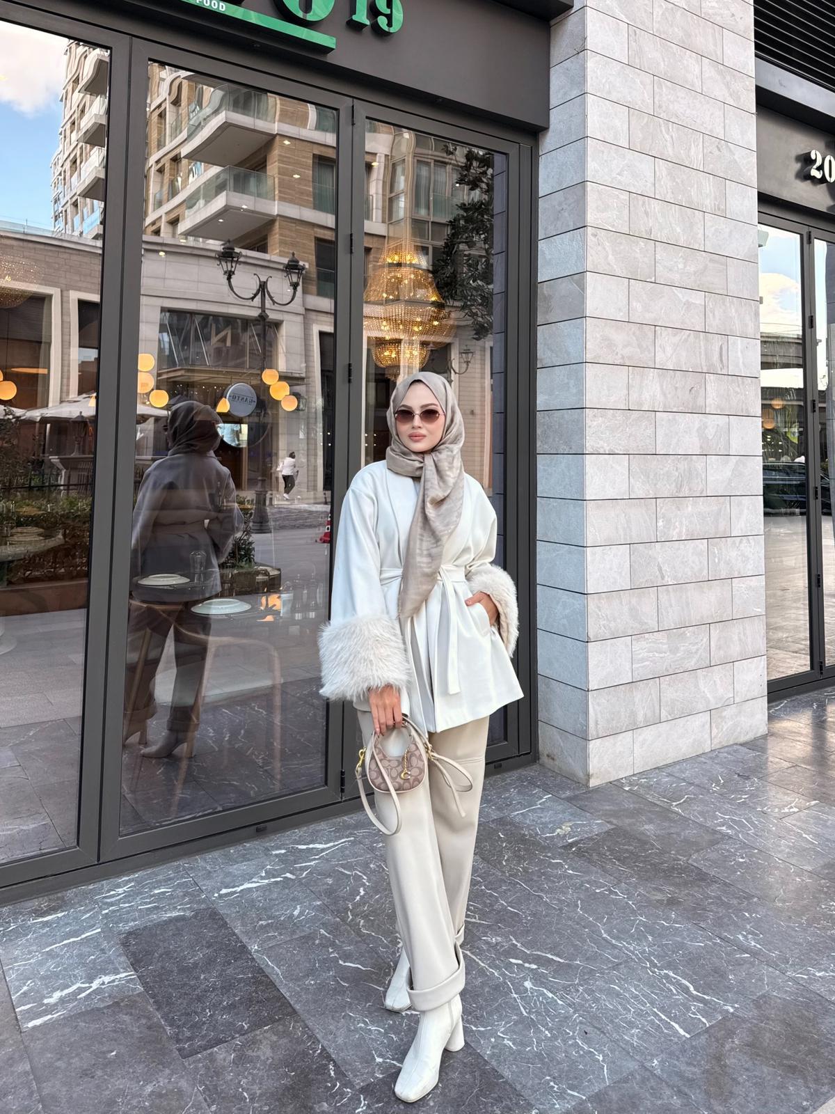 Bel Bağlamalı Kaşe Kaban Krem