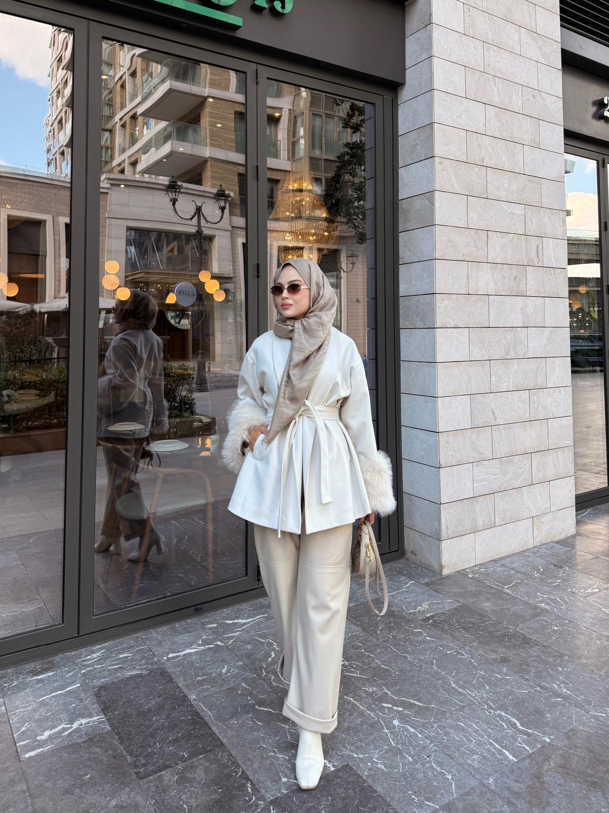 Bel Bağlamalı Kaşe Kaban Krem