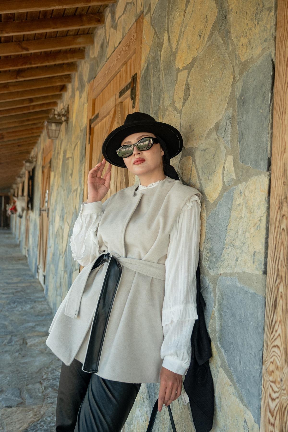 Bel Bağlamalı Kaşe Yelek Krem