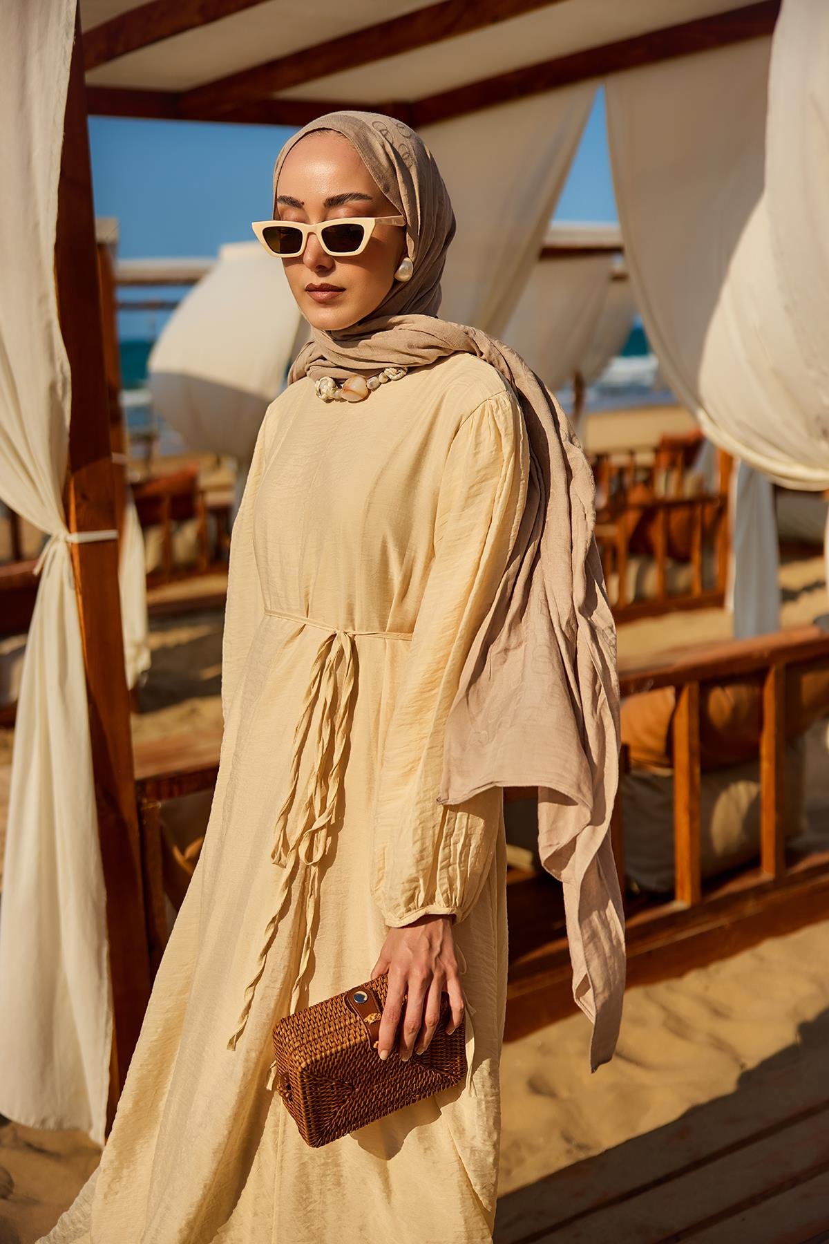 Bel Bağlamalı Laced Elbise Krem