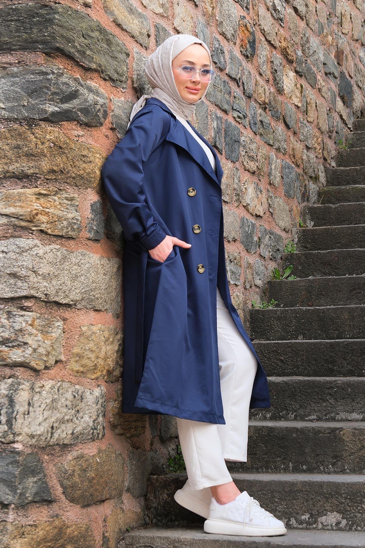 Bel Bağlamalı Su İtici Trençkot Lacivert