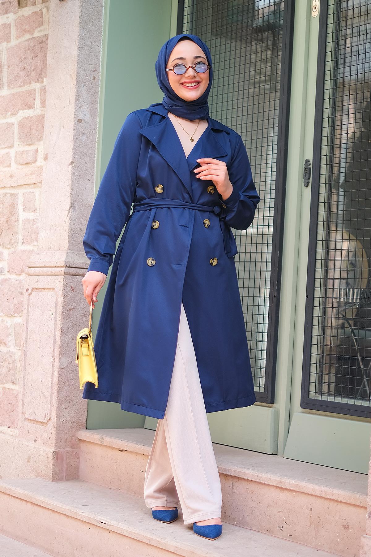 Bel Bağlamalı Su İtici Trençkot Lacivert