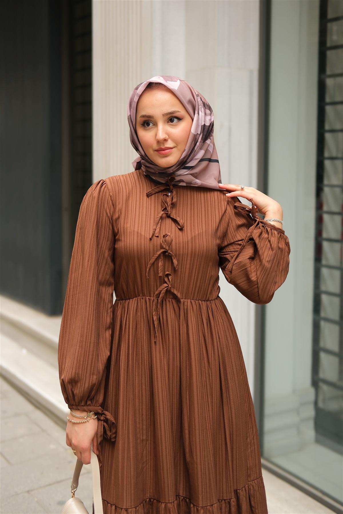 Bel Büzgülü Elbise Kahverengi
