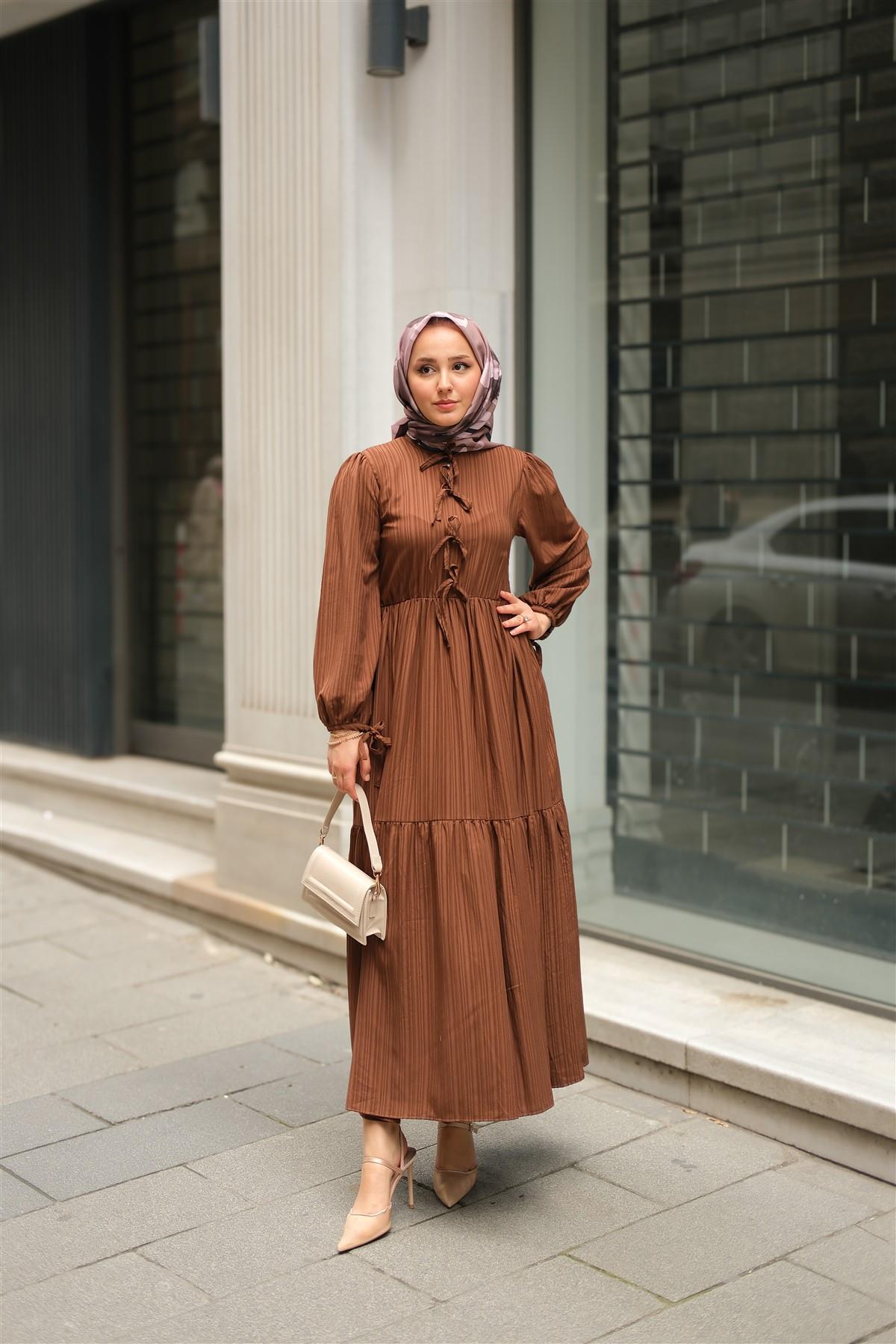 Bel Büzgülü Elbise Kahverengi