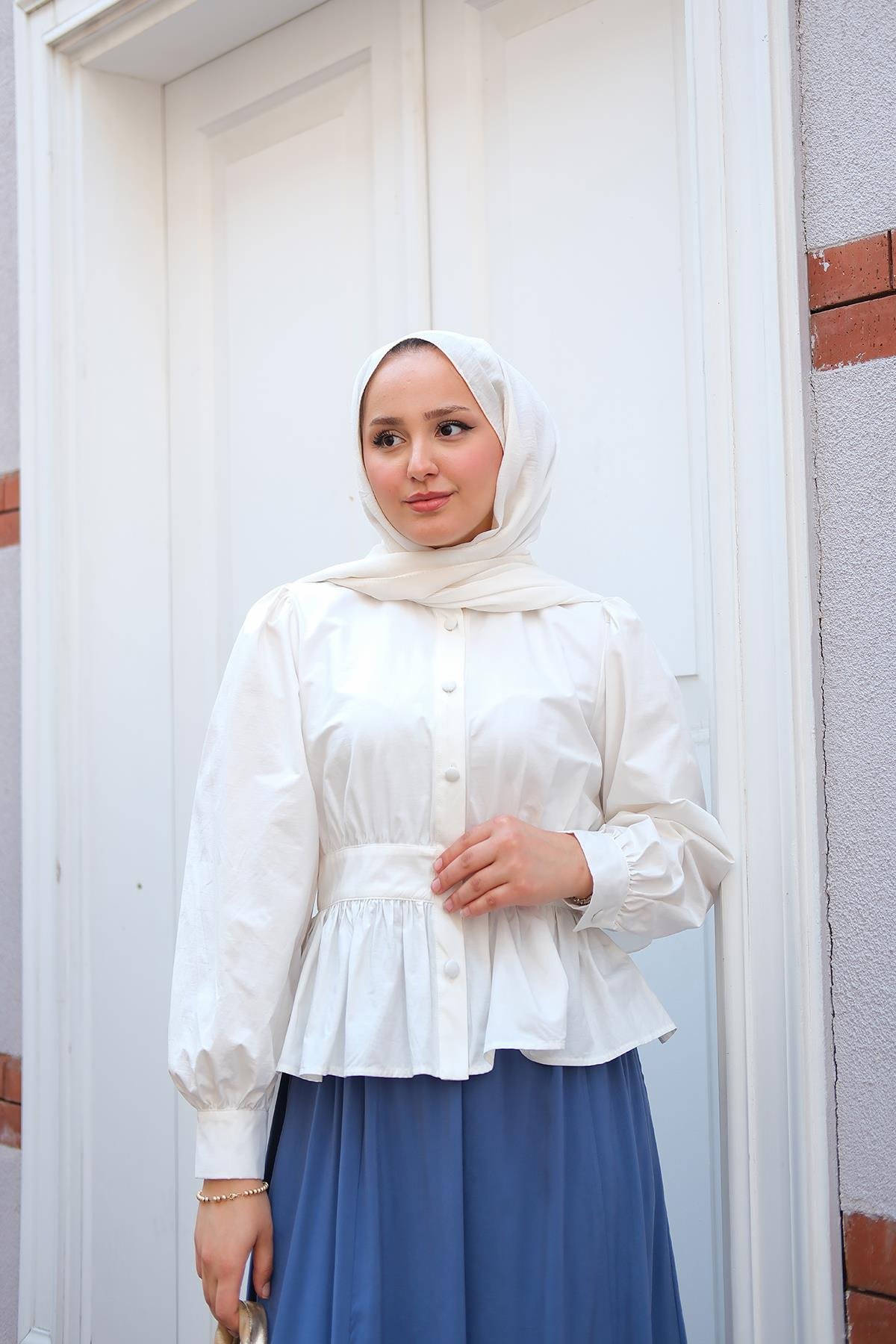 Beli Büzgü Detaylı Gömlek Beyaz
