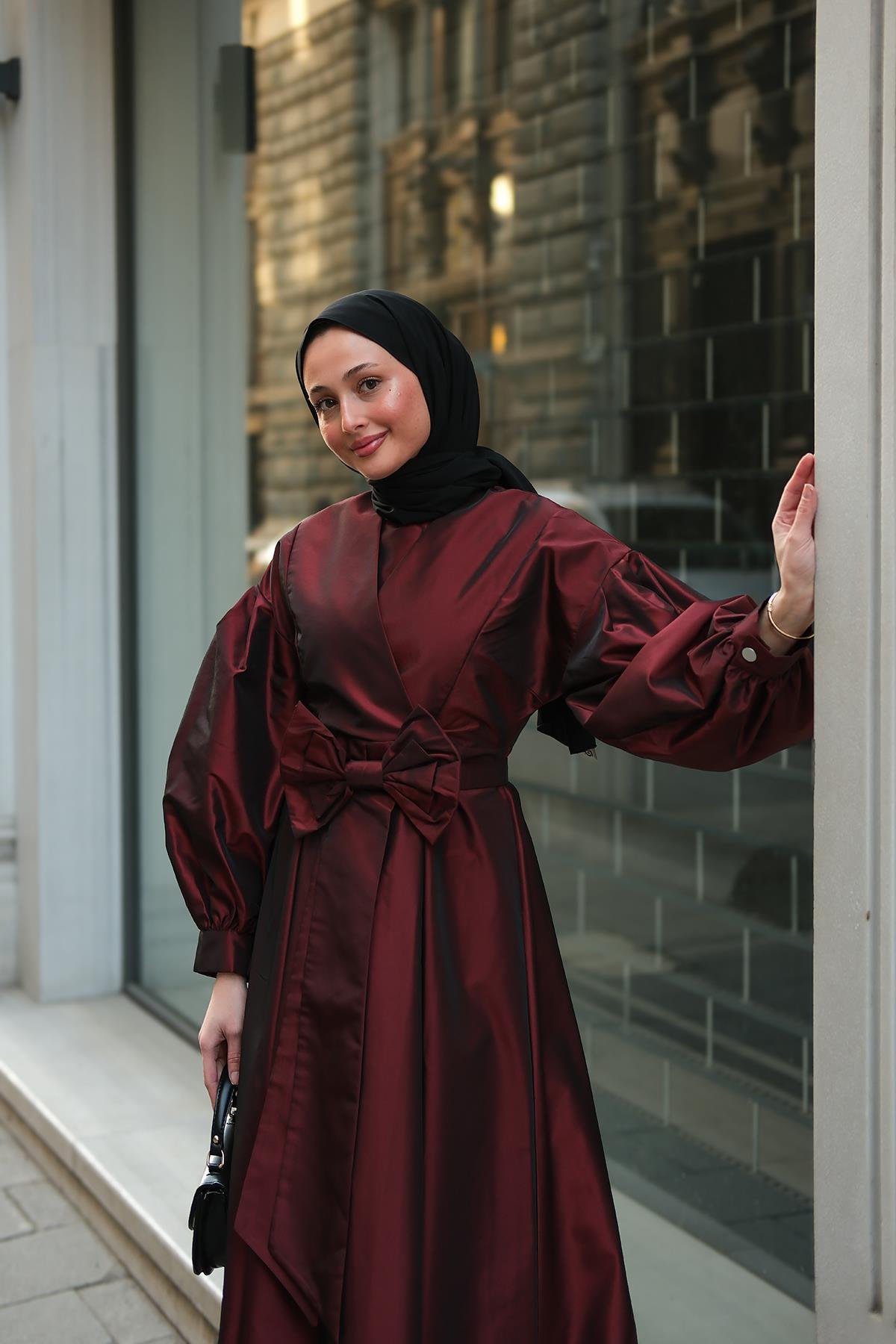 Beli Fiyonk Detaylı Kraş Elbise Bordo