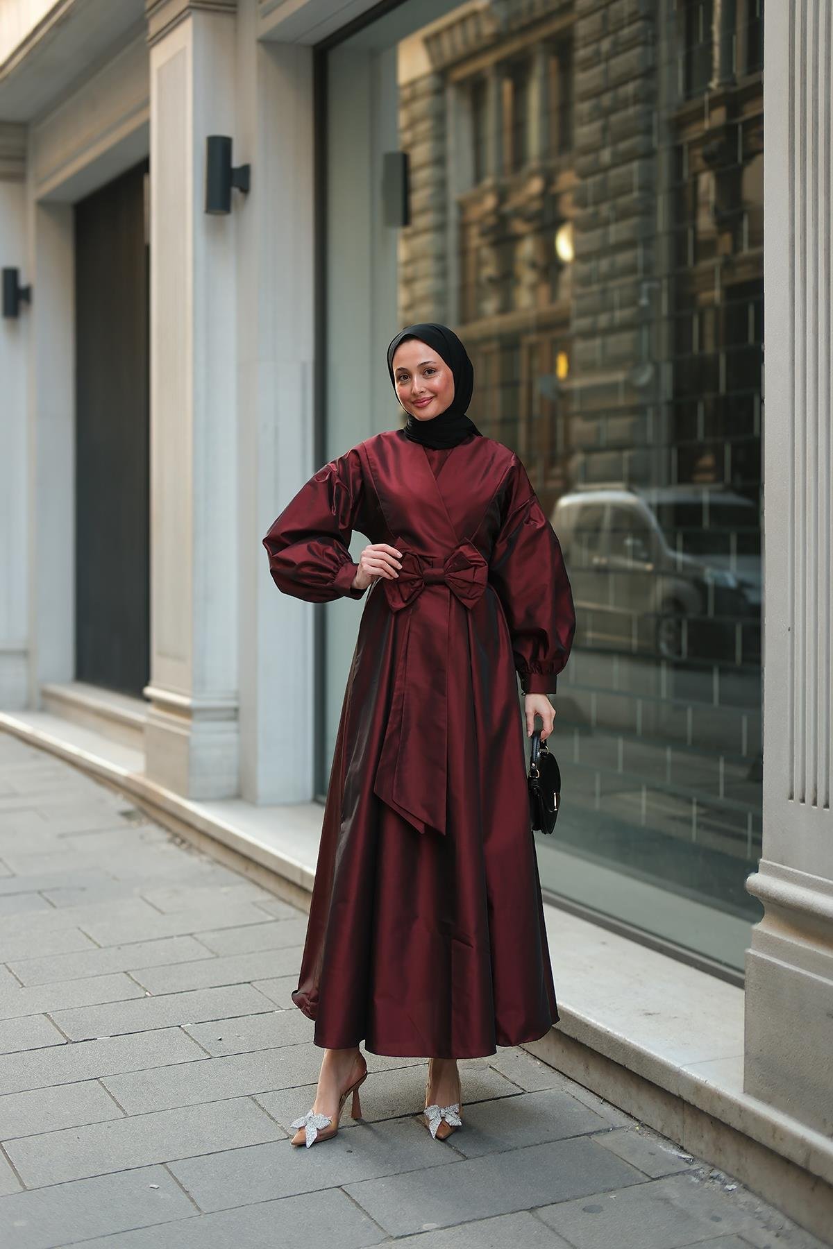 Beli Fiyonk Detaylı Kraş Elbise Bordo