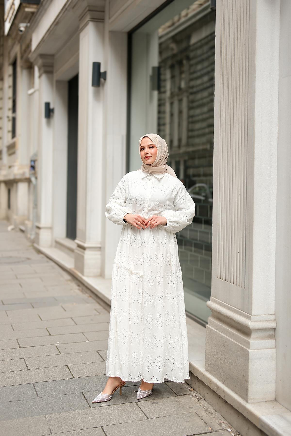 Beli Lastikli Brode Elbise  Beyaz