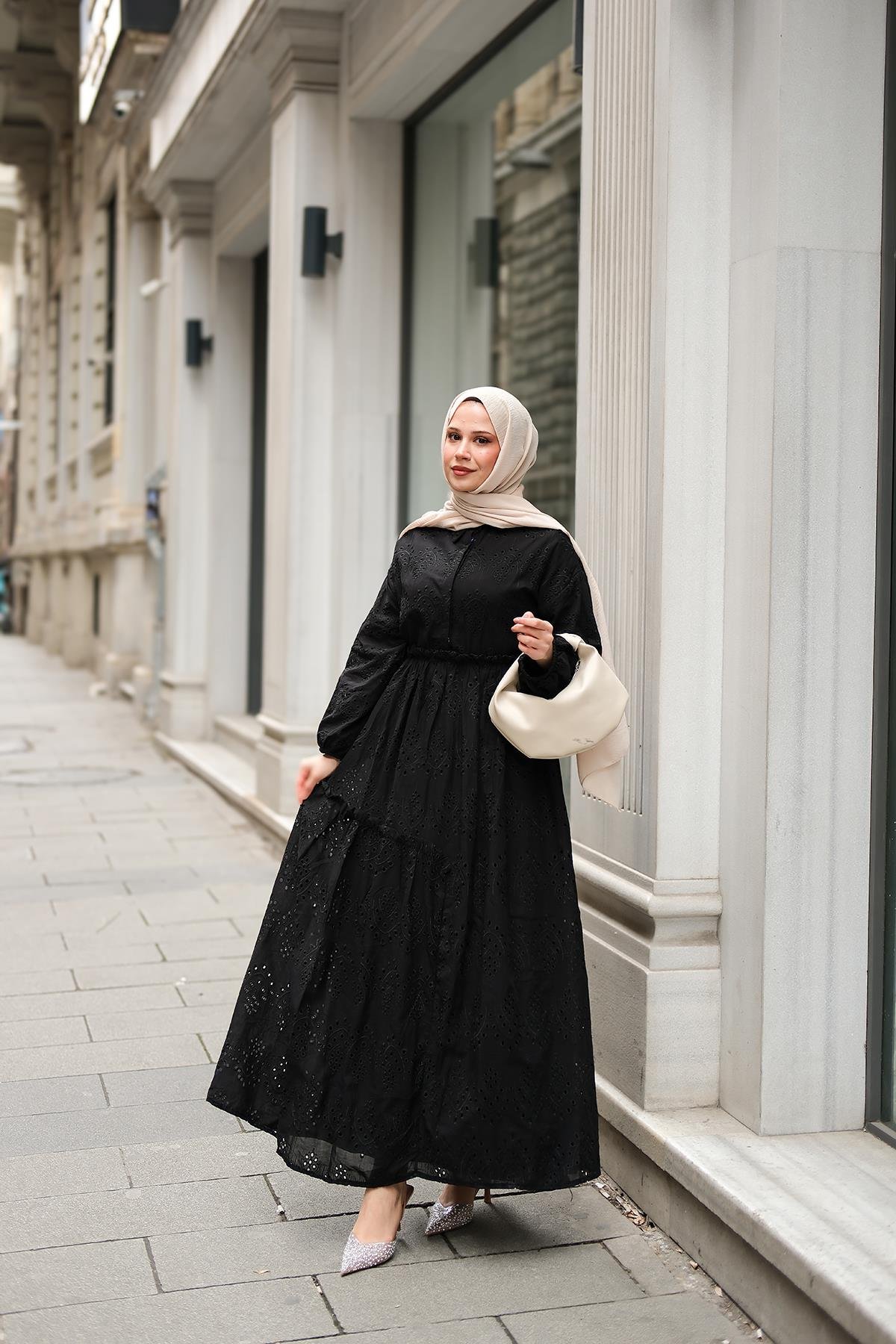 Beli Lastikli Brode Elbise  Siyah