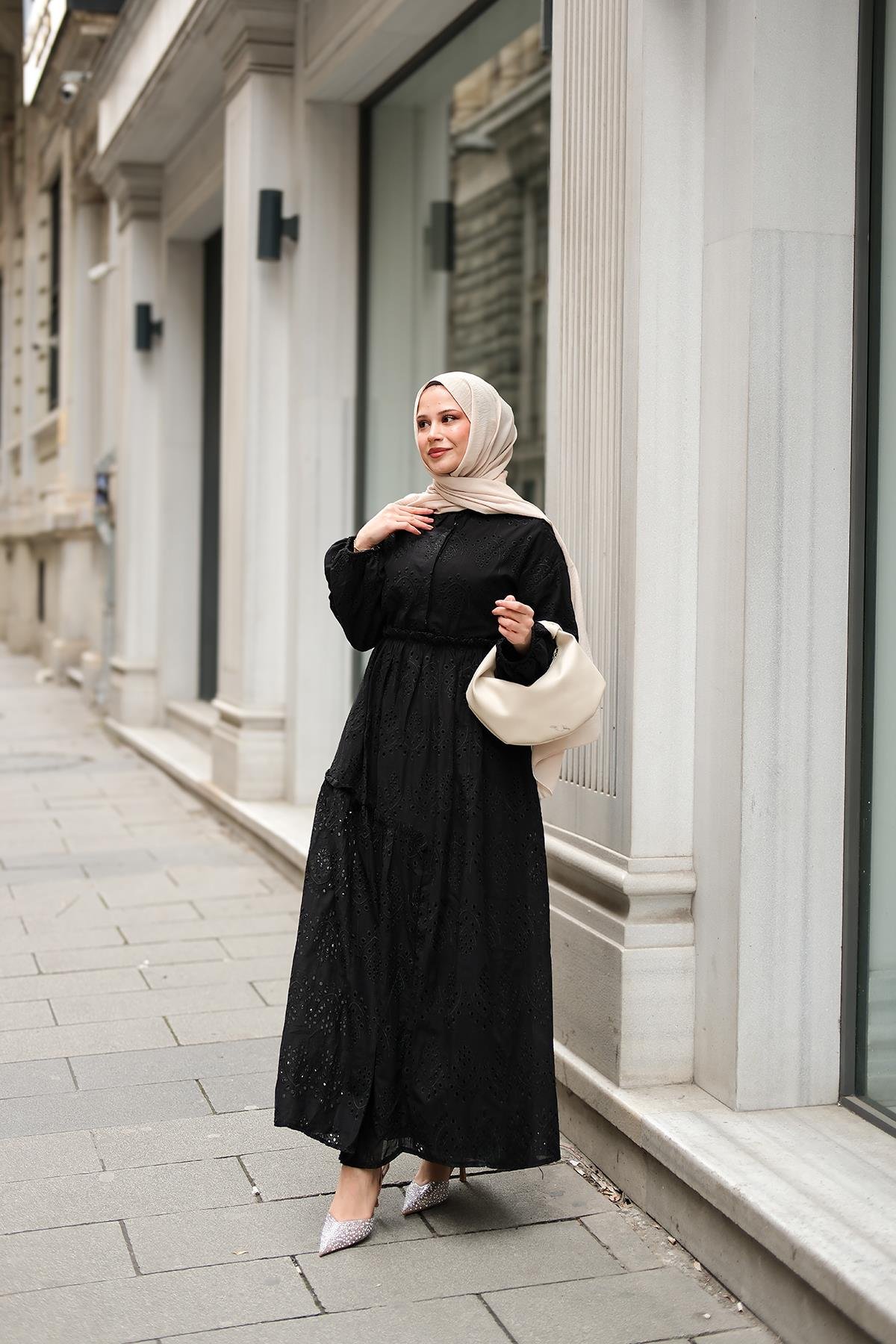 Beli Lastikli Brode Elbise  Siyah