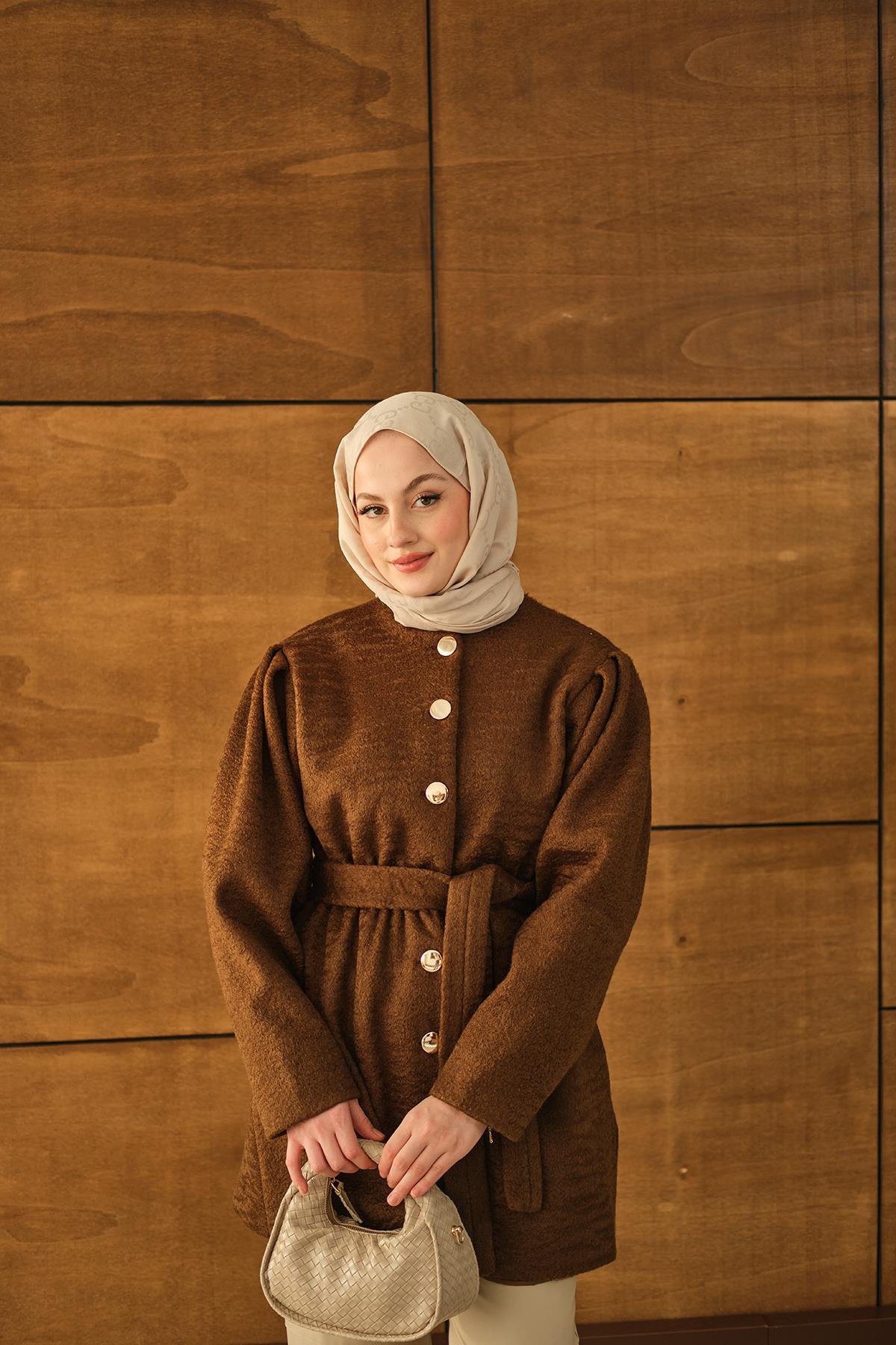 Beli Lastikli Peluş Kaşe Kaban Kahverengi