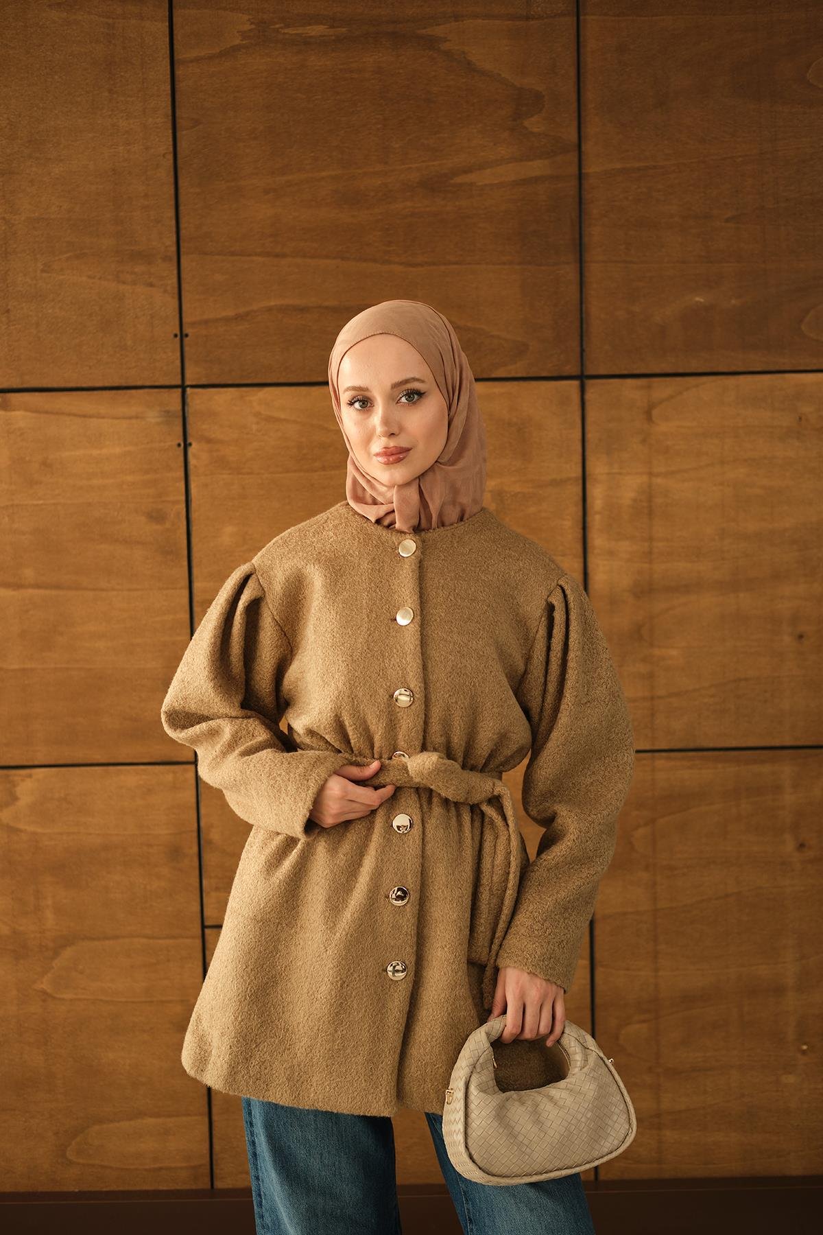 Beli Lastikli Peluş Kaşe Kaban Vizon