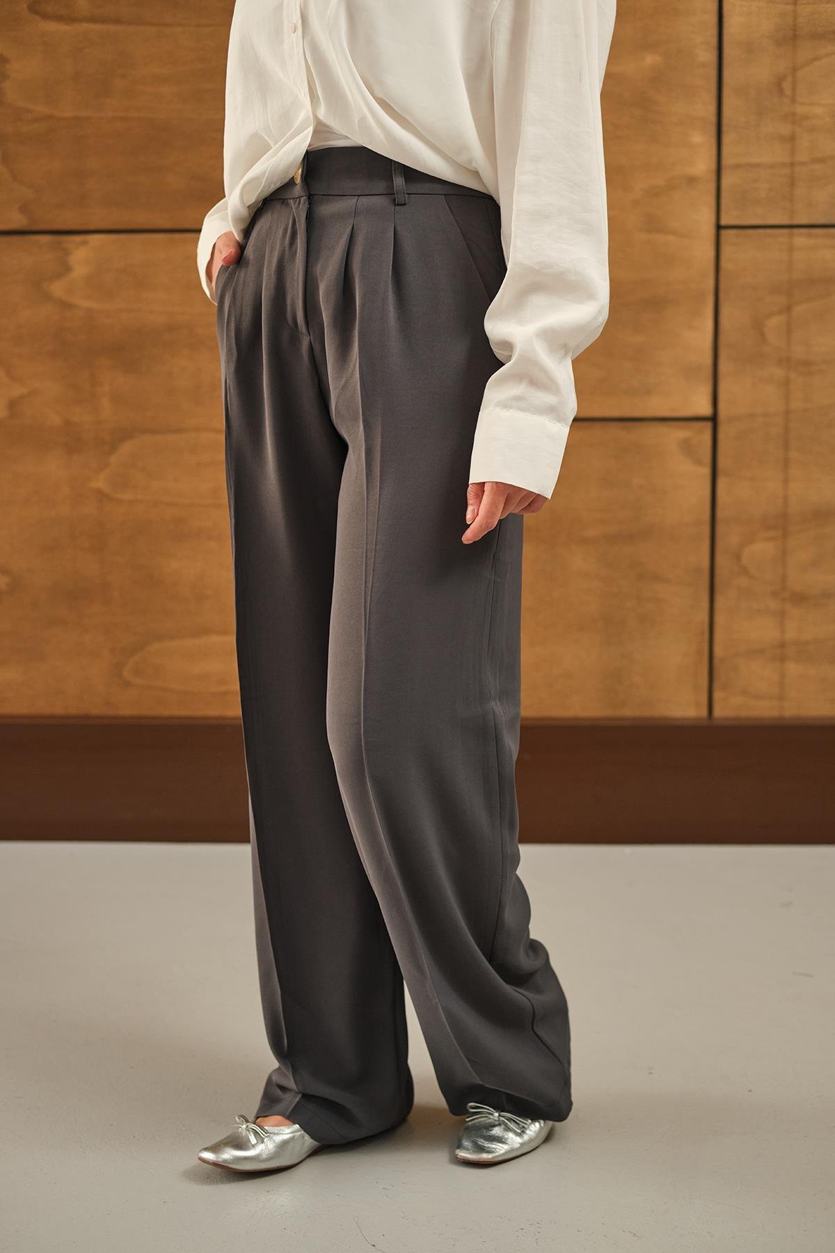 Beli Lastikli Pileli Pantolon Füme