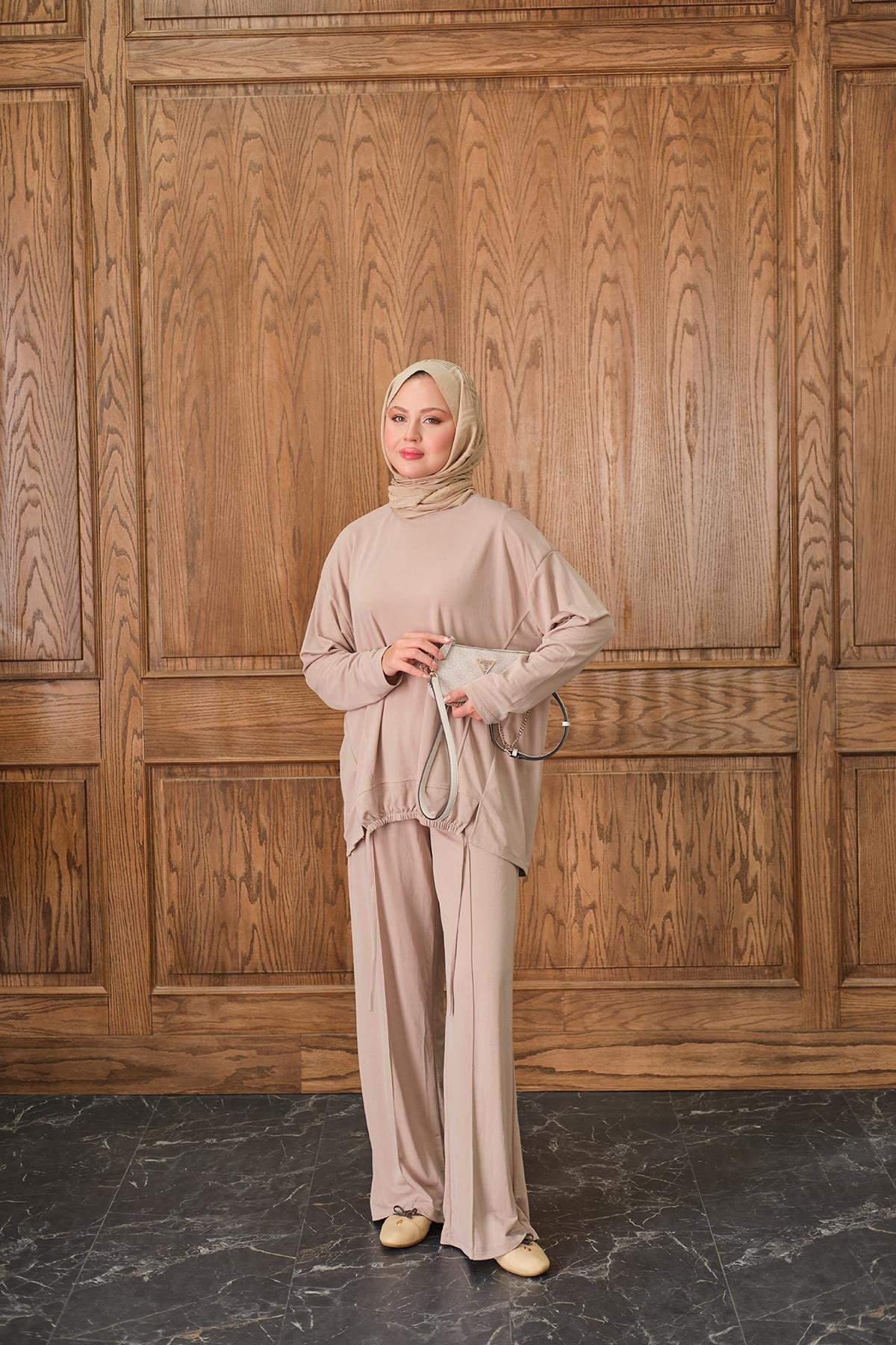 Beli Lastikli Takım Krem