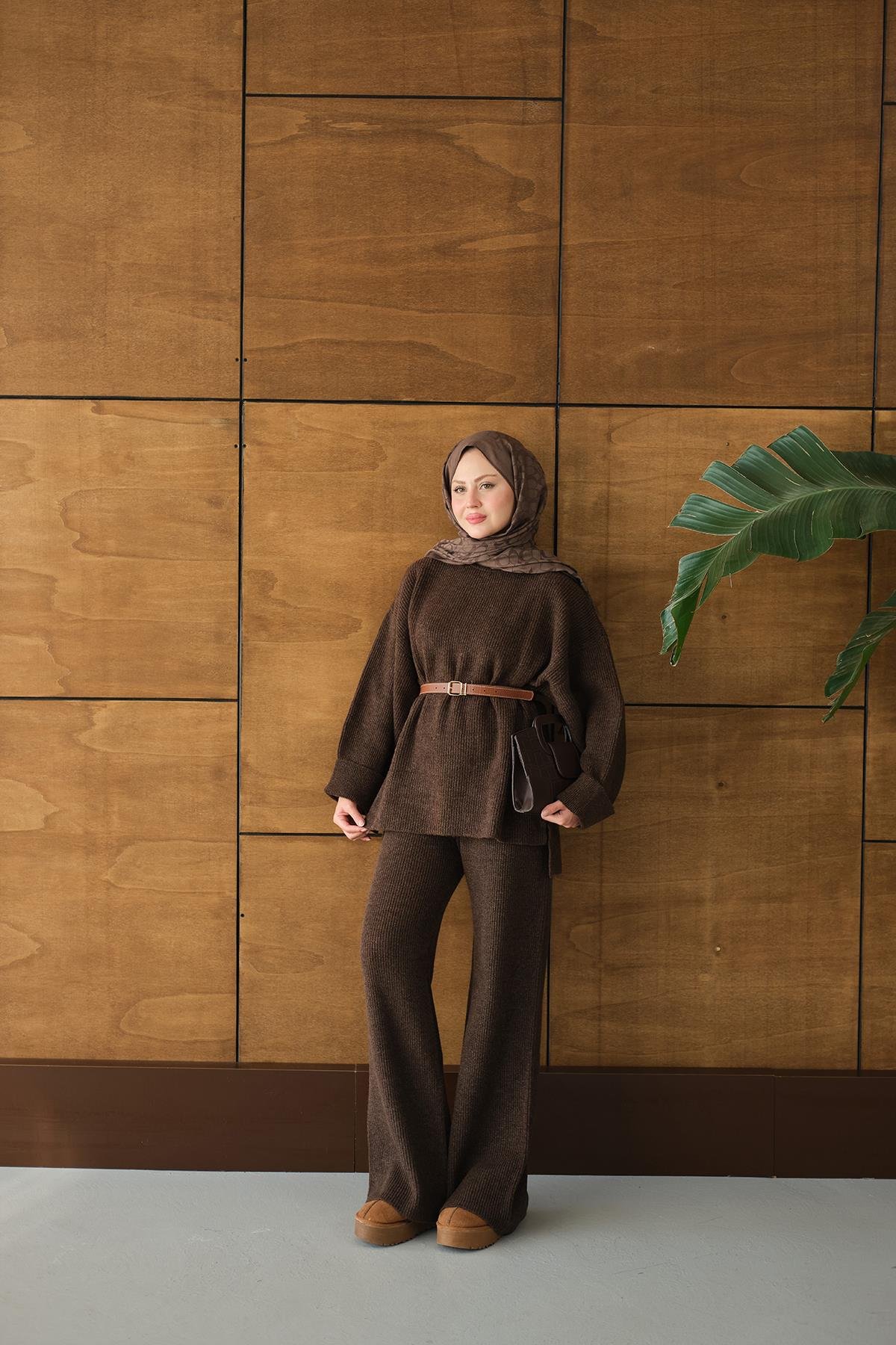 Beli Lastikli Triko Takım Kahverengi