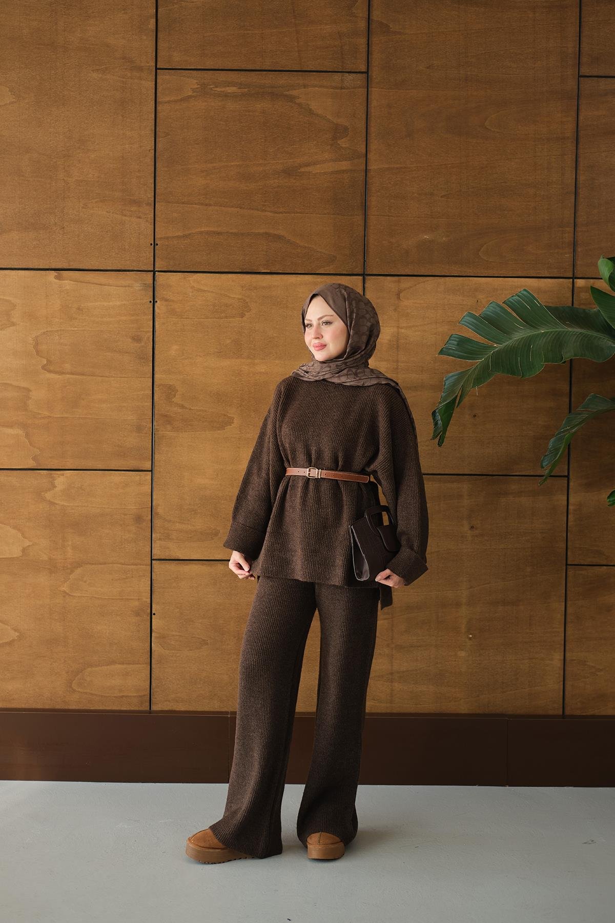 Beli Lastikli Triko Takım Kahverengi