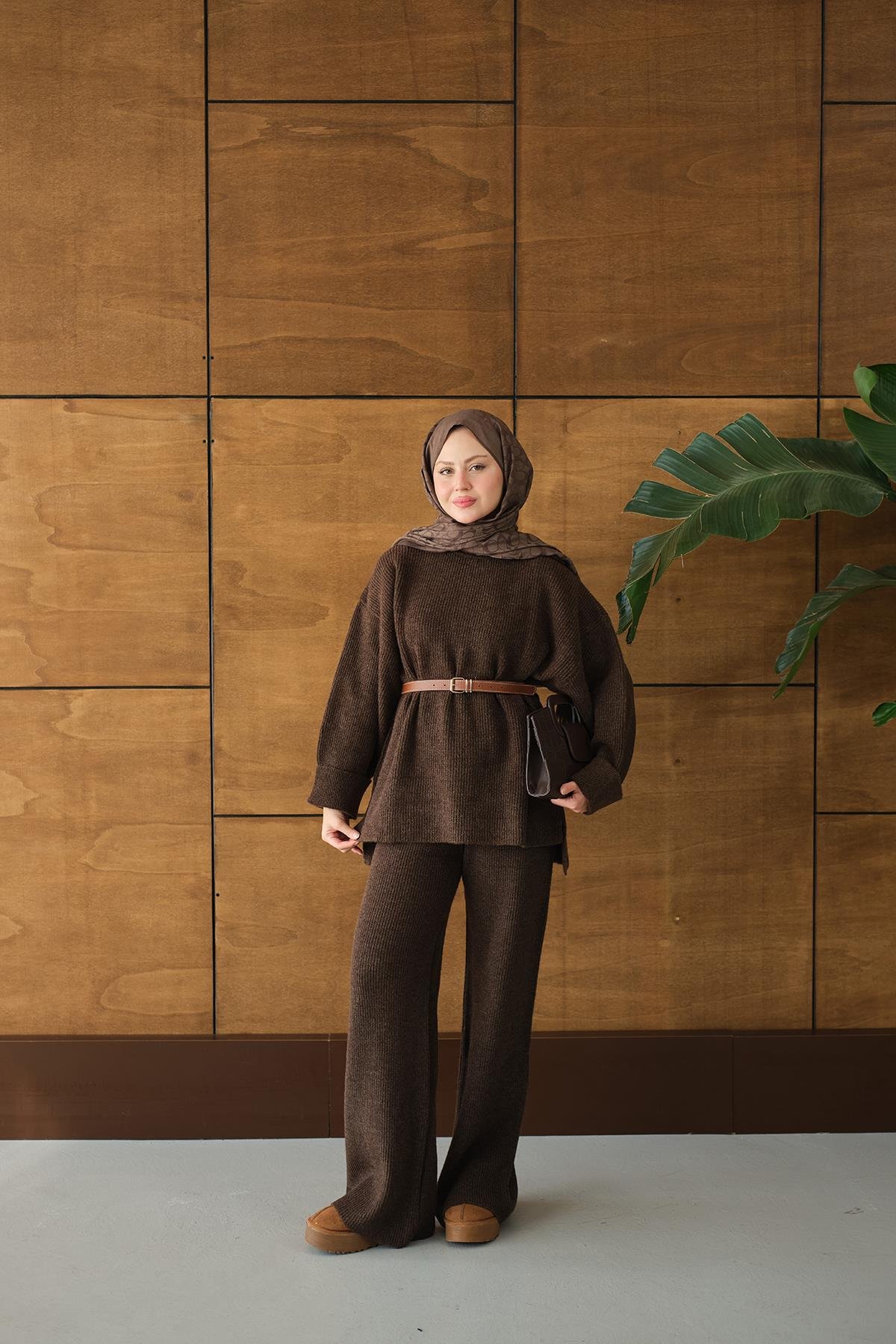 Beli Lastikli Triko Takım Kahverengi