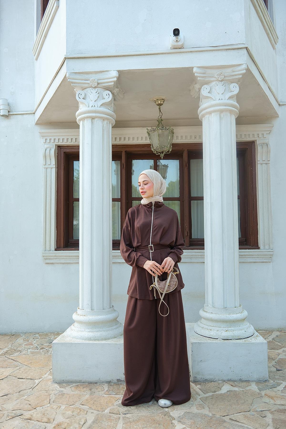 Beli Pile Detaylı Takım Kahverengi