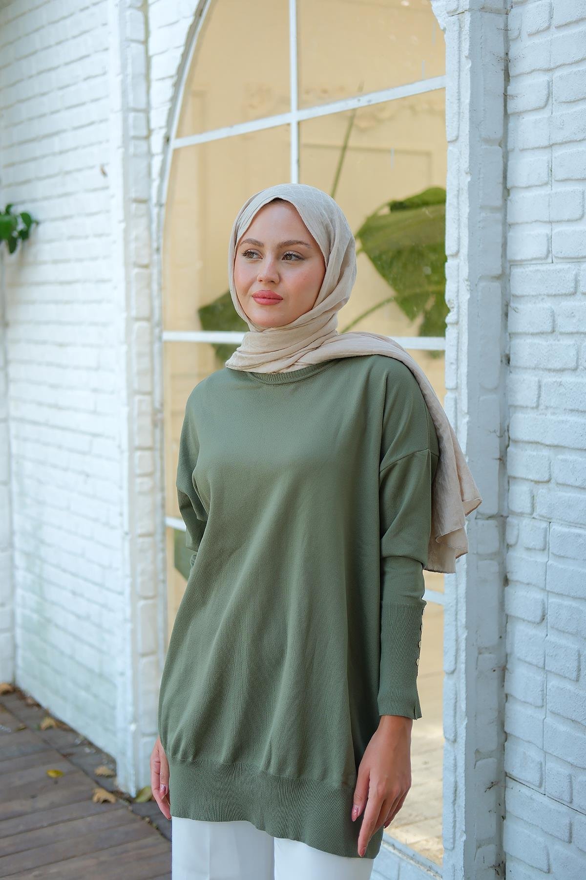 Bilek Gold Aksesuar Detay Tunik Çağla Yeşil