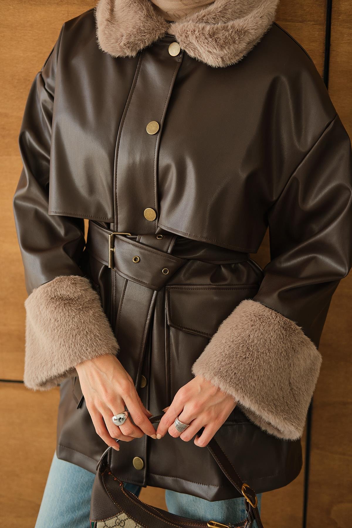 Bilek Ve Yaka Kürklü Deri Ceket Kahverengi