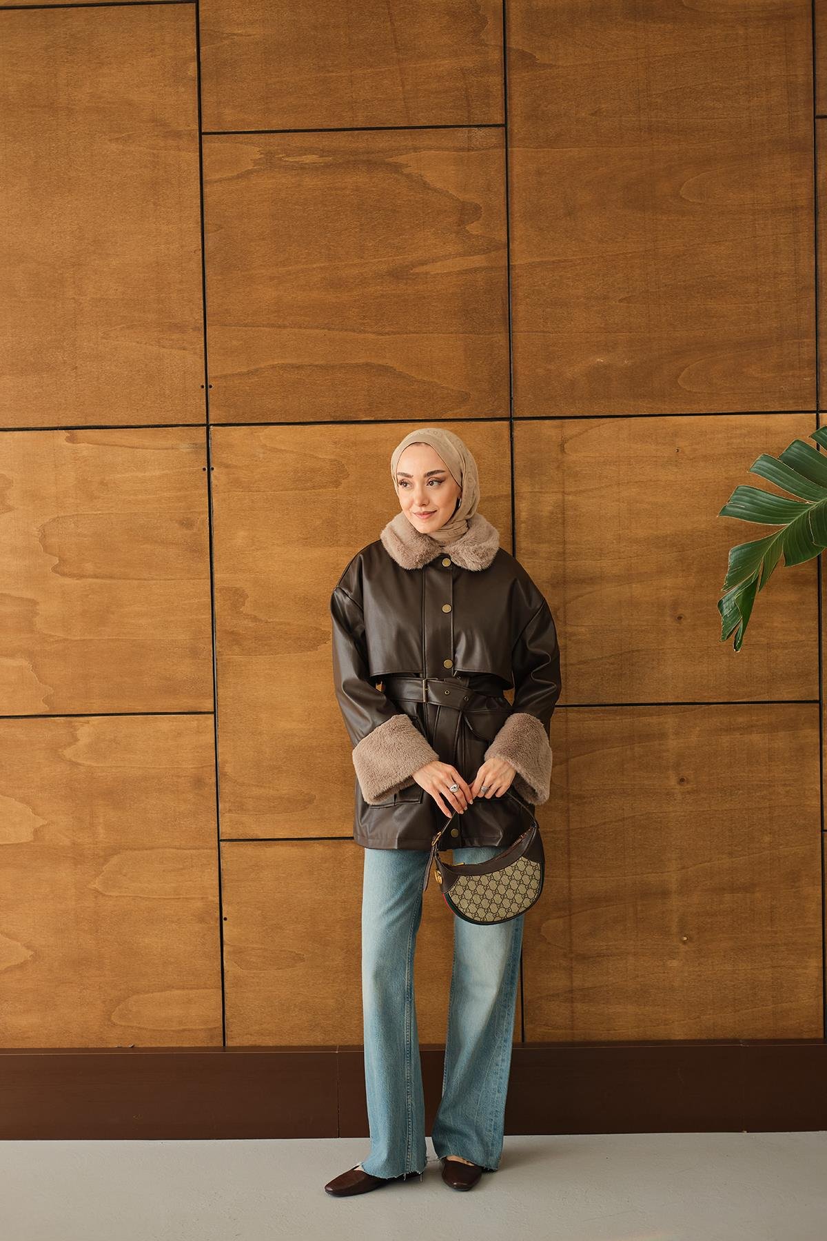 Bilek Ve Yaka Kürklü Deri Ceket Kahverengi