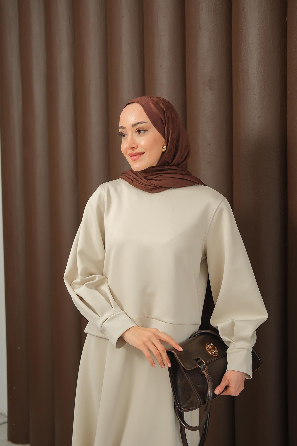 Bisiklet Yaka Scuba Takım Krem