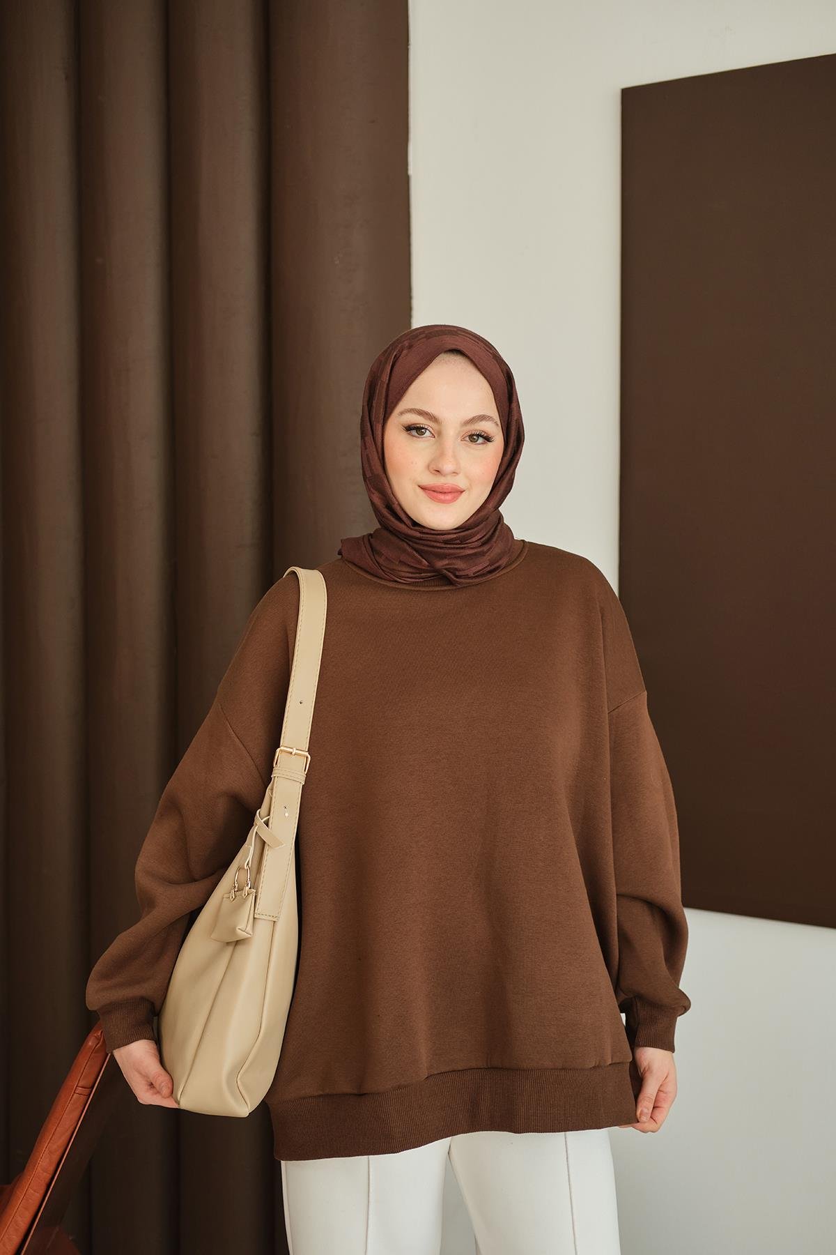 Bisiklet Yaka Sweat Kahverengi