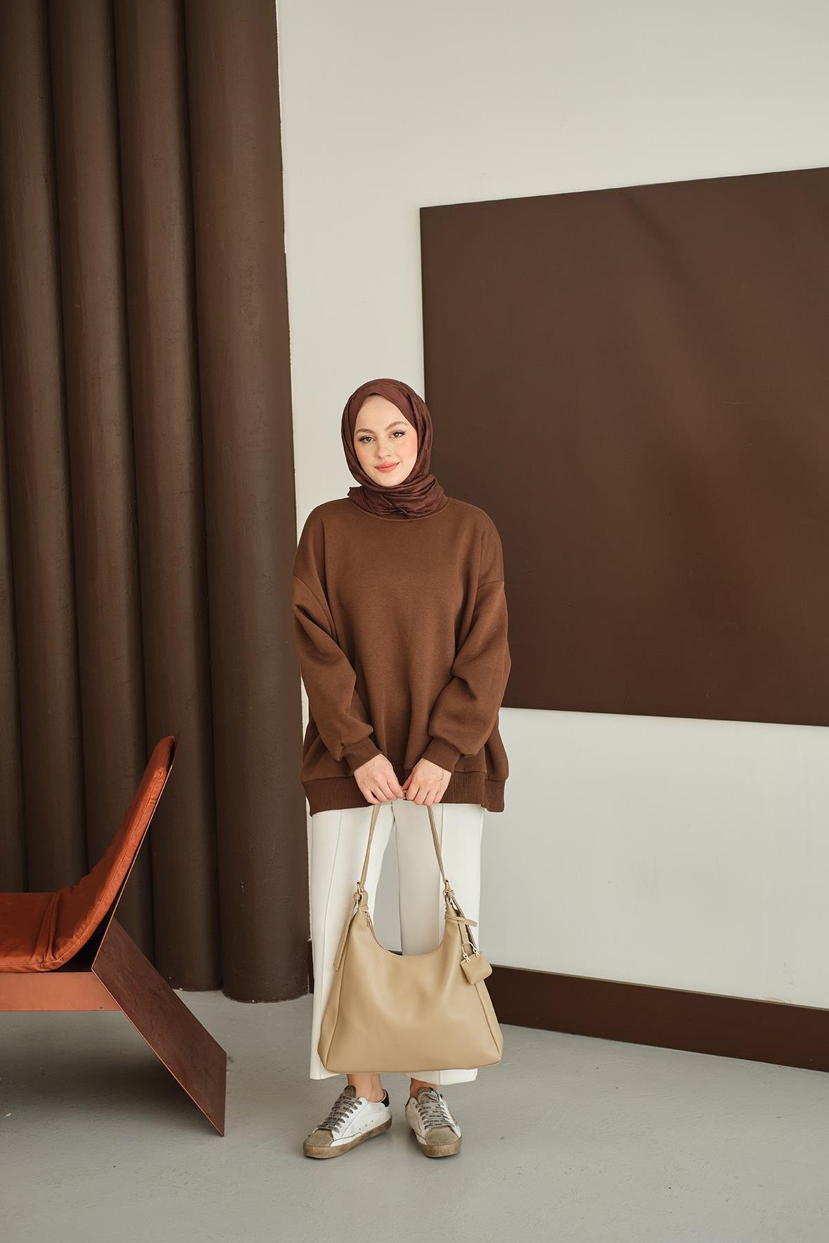 Bisiklet Yaka Sweat Kahverengi