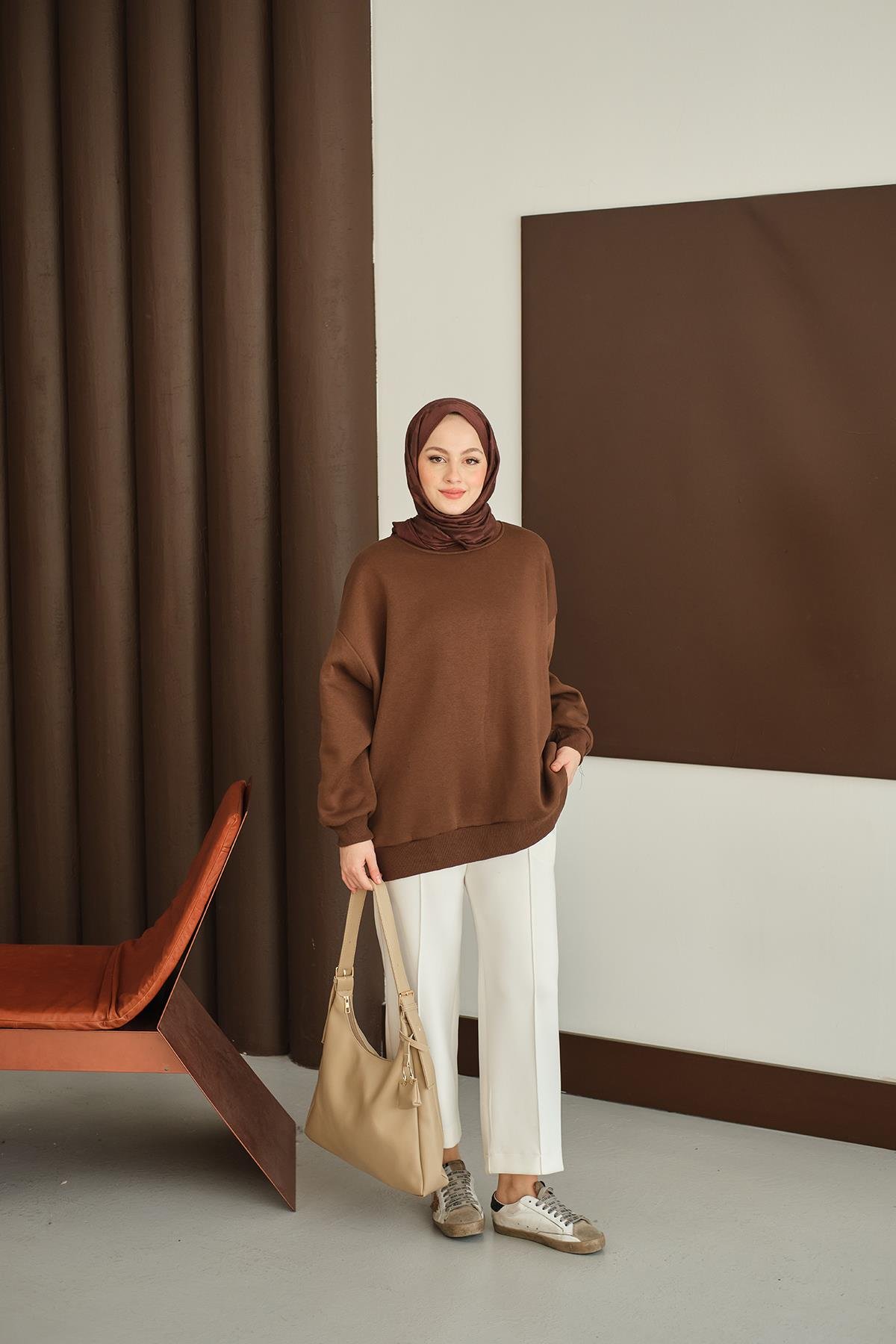 Bisiklet Yaka Sweat Kahverengi