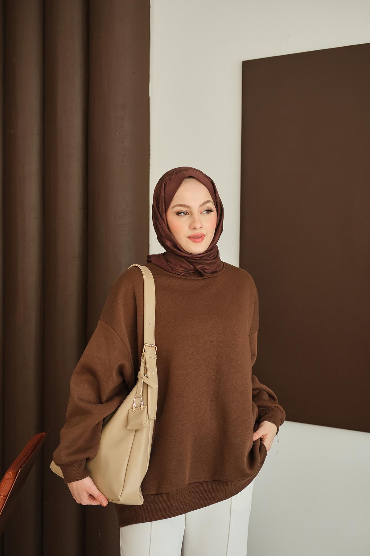 Bisiklet Yaka Sweat Kahverengi