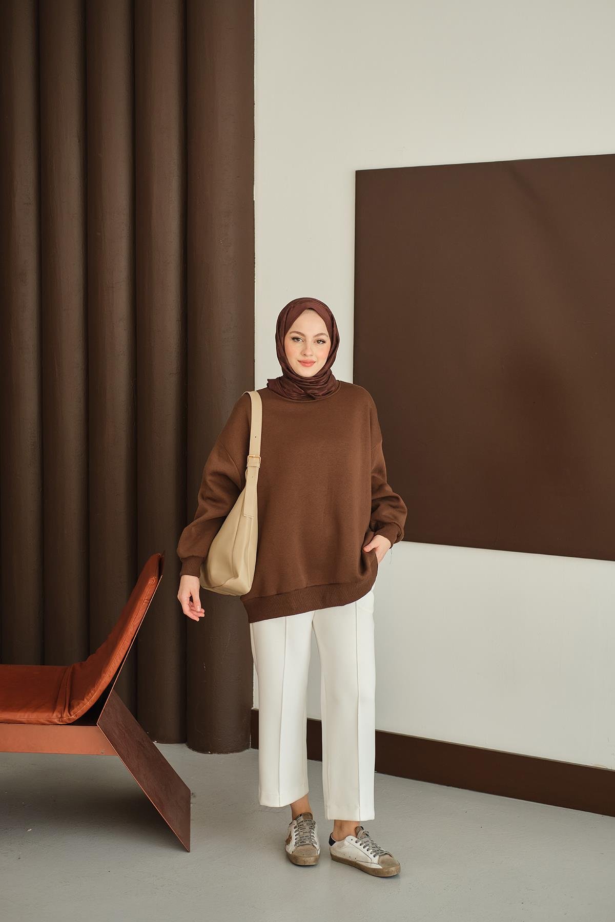 Bisiklet Yaka Sweat Kahverengi