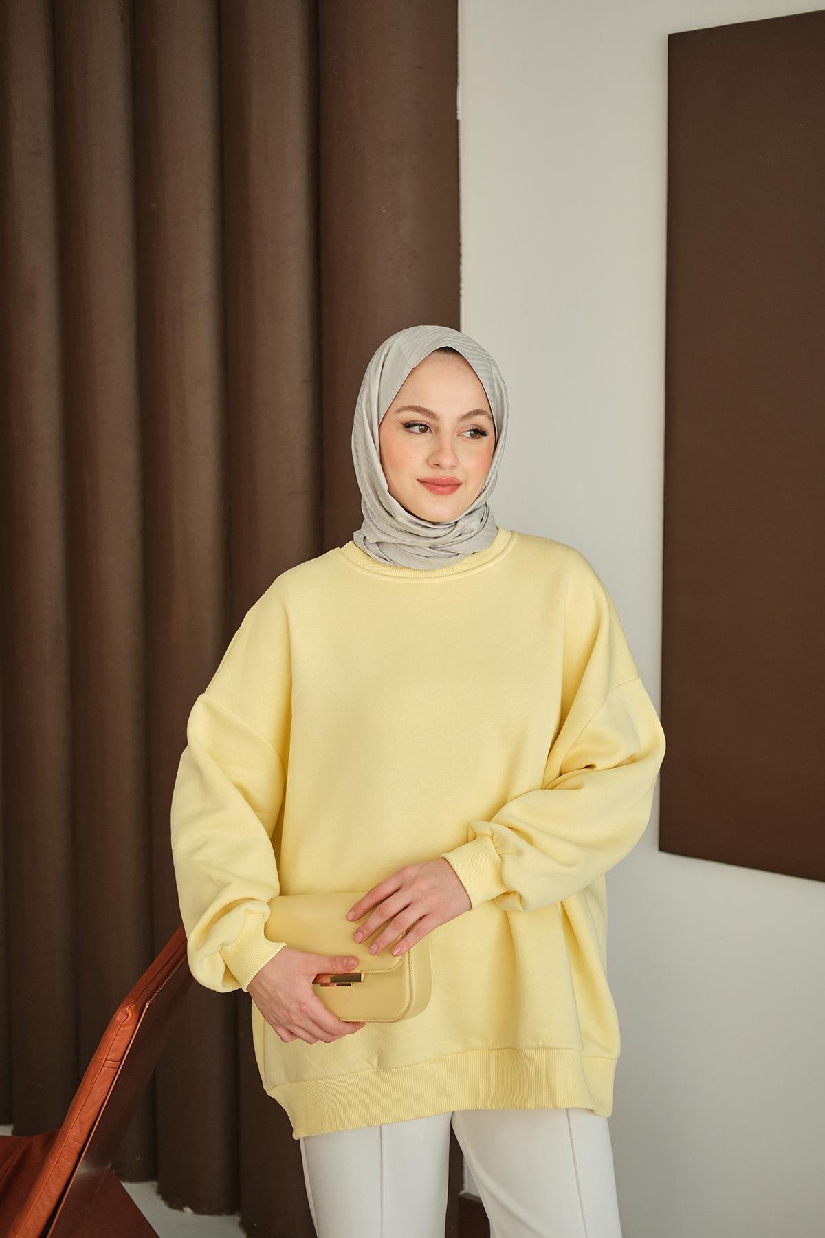 Bisiklet Yaka Sweat Sarı