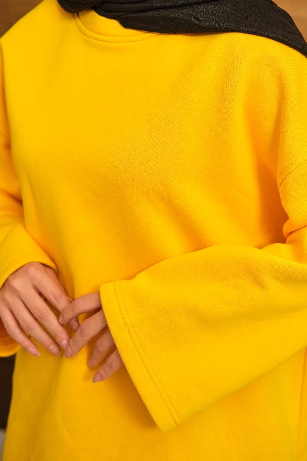 Bisiklet Yaka Sweat Sarı