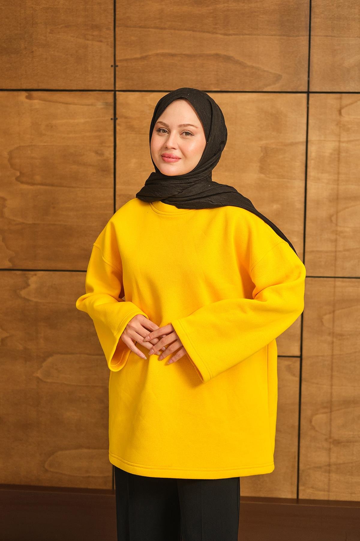 Bisiklet Yaka Sweat Sarı