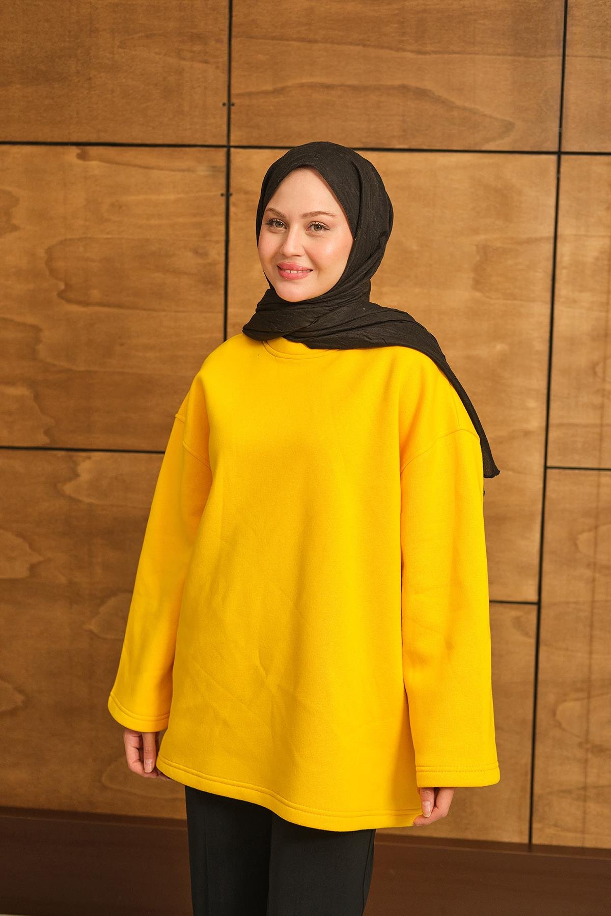 Bisiklet Yaka Sweat Sarı