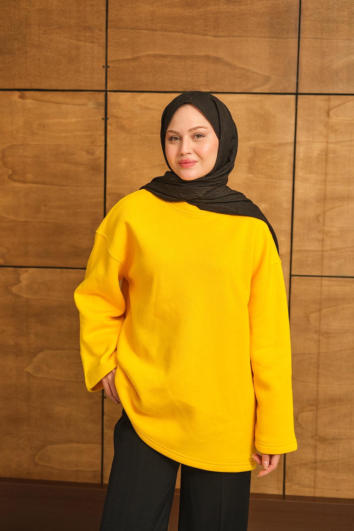 Bisiklet Yaka Sweat Sarı