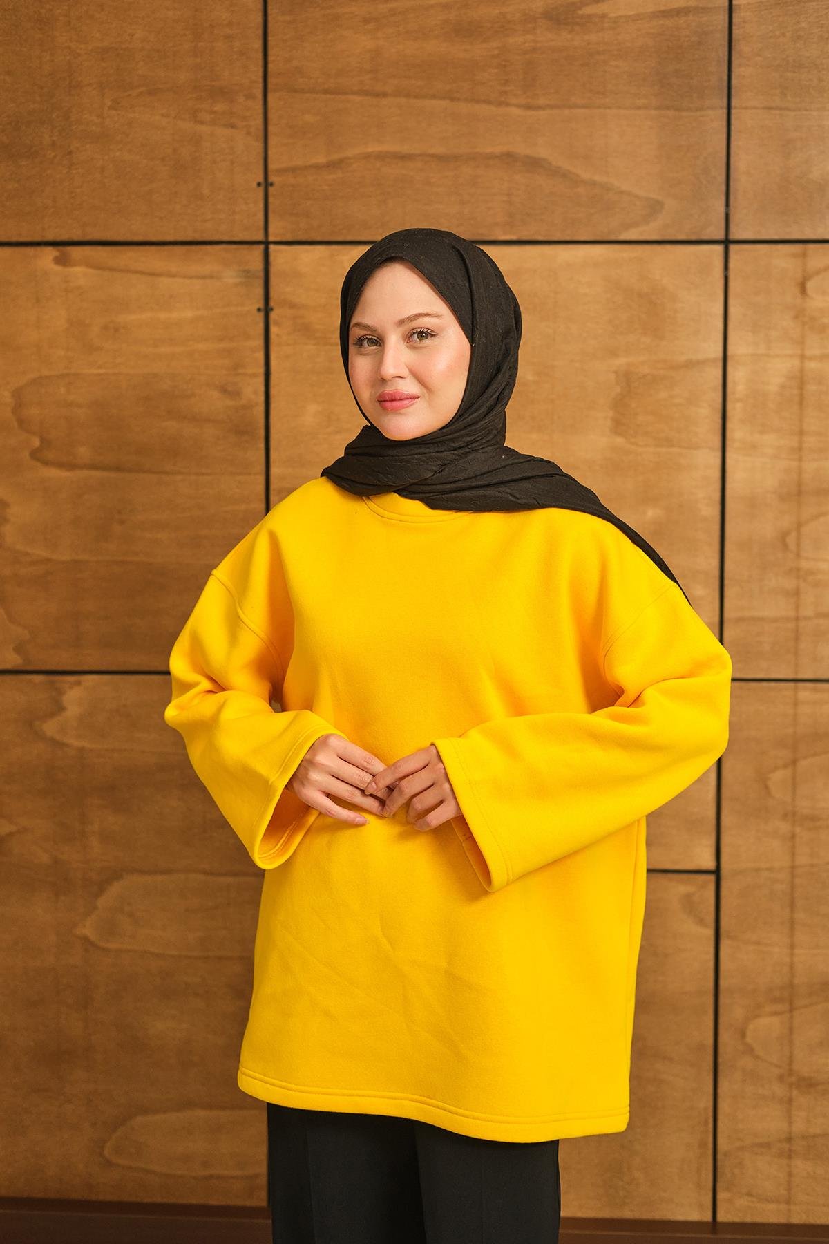 Bisiklet Yaka Sweat Sarı